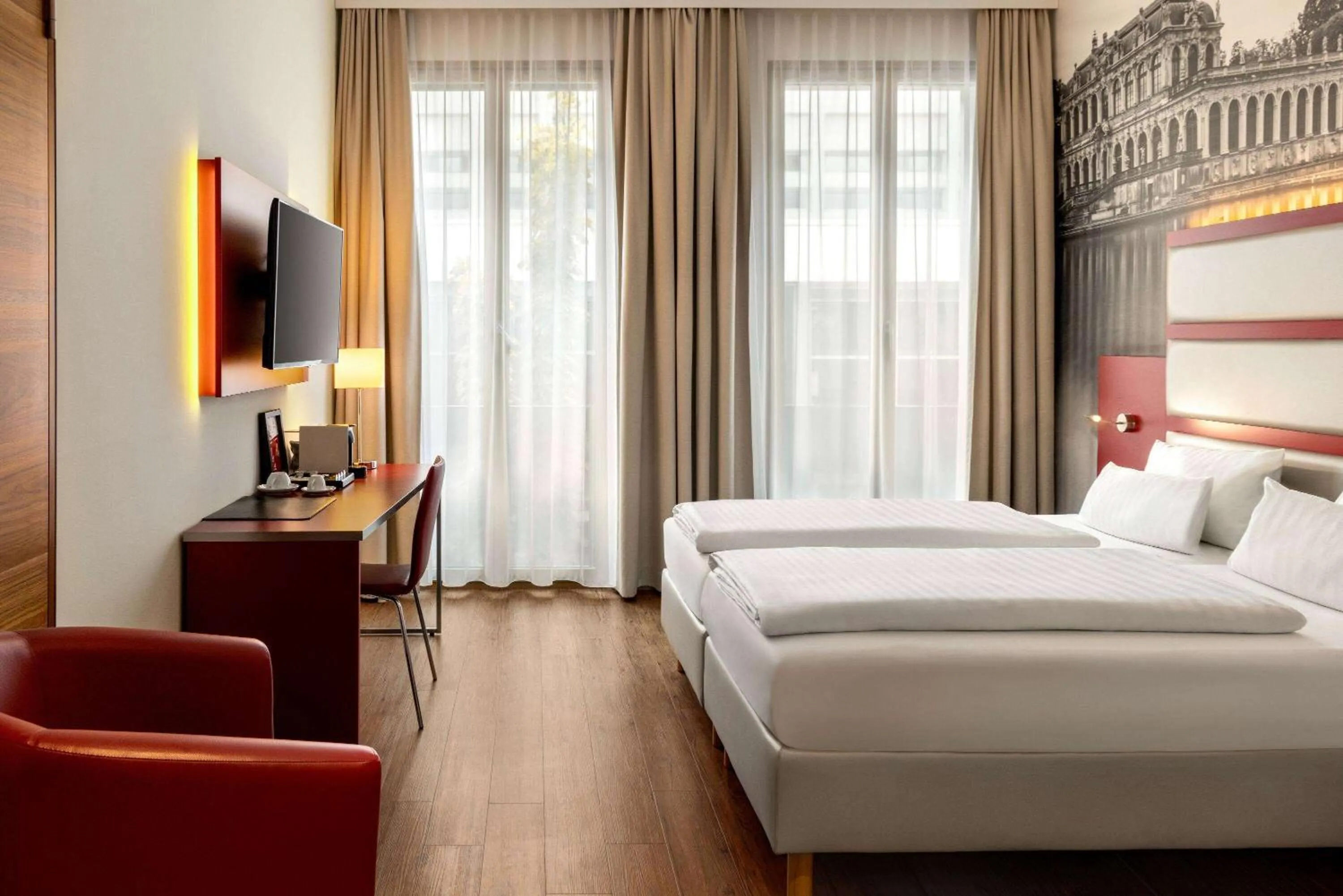Photo of the whole room, Bed in Amedia Plaza Dresden, Trademark Collection by Wyndham