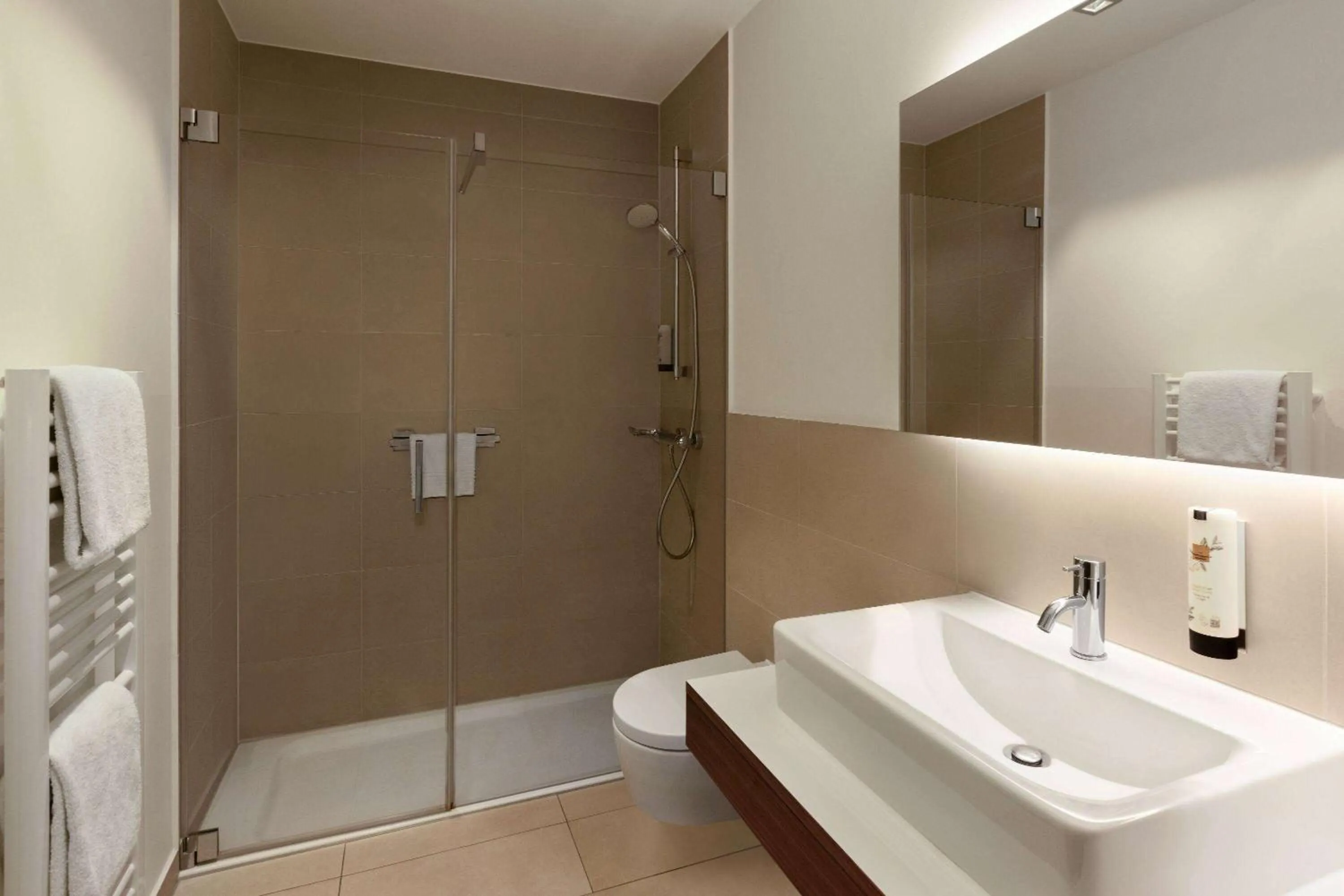 Bathroom in Amedia Plaza Dresden, Trademark Collection by Wyndham
