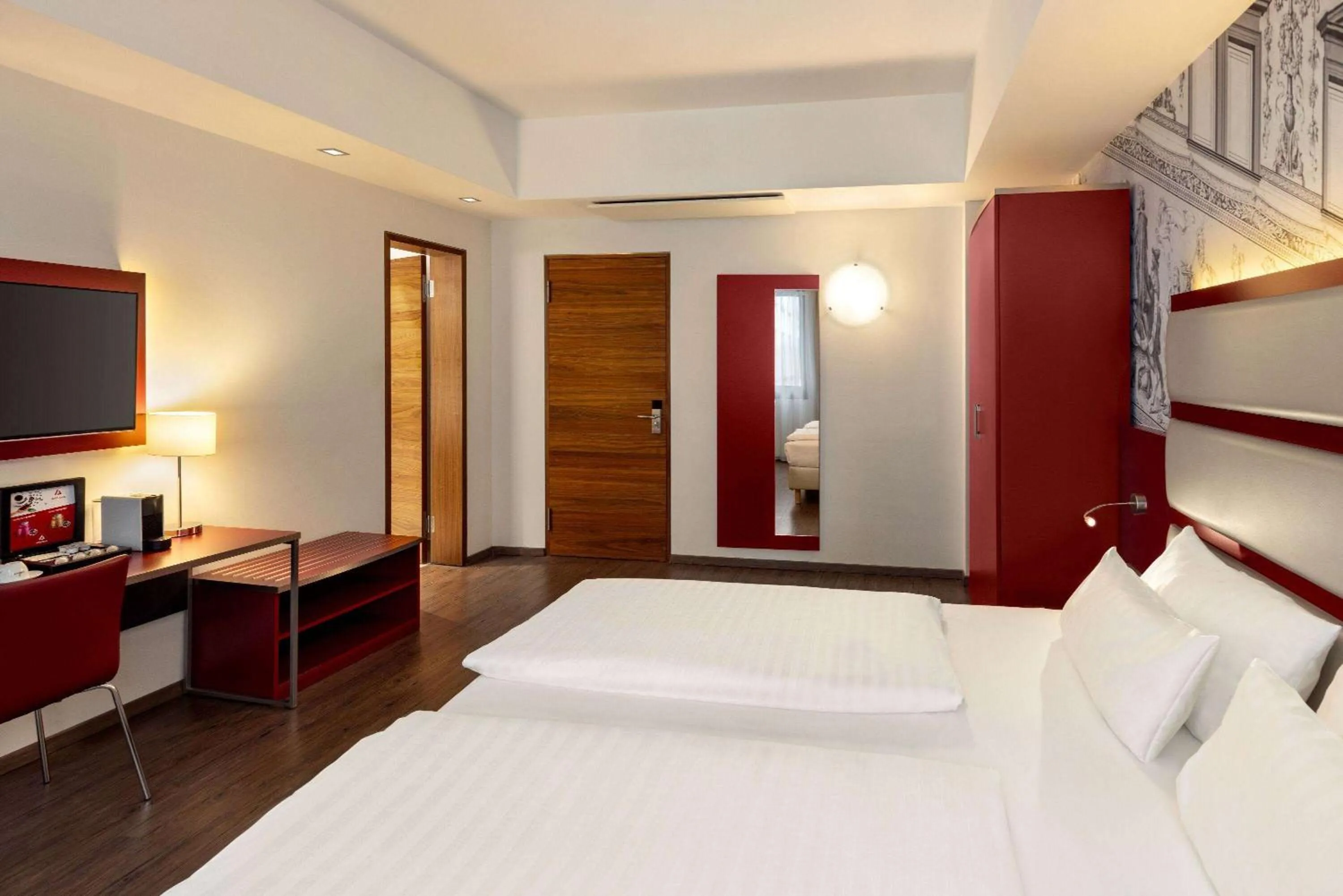 Photo of the whole room, Bed in Amedia Plaza Dresden, Trademark Collection by Wyndham