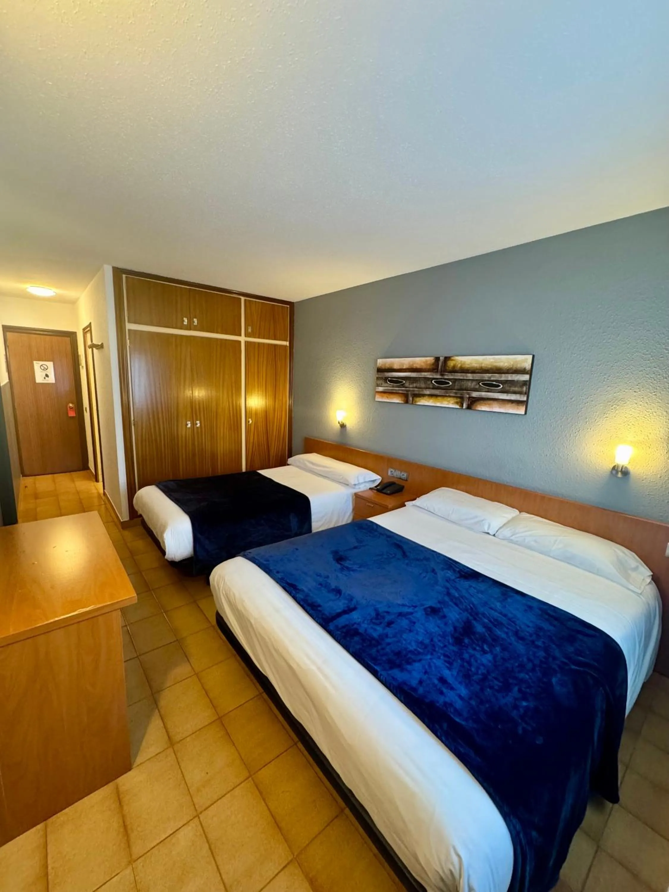 Photo of the whole room, Bed in Hotel Casado