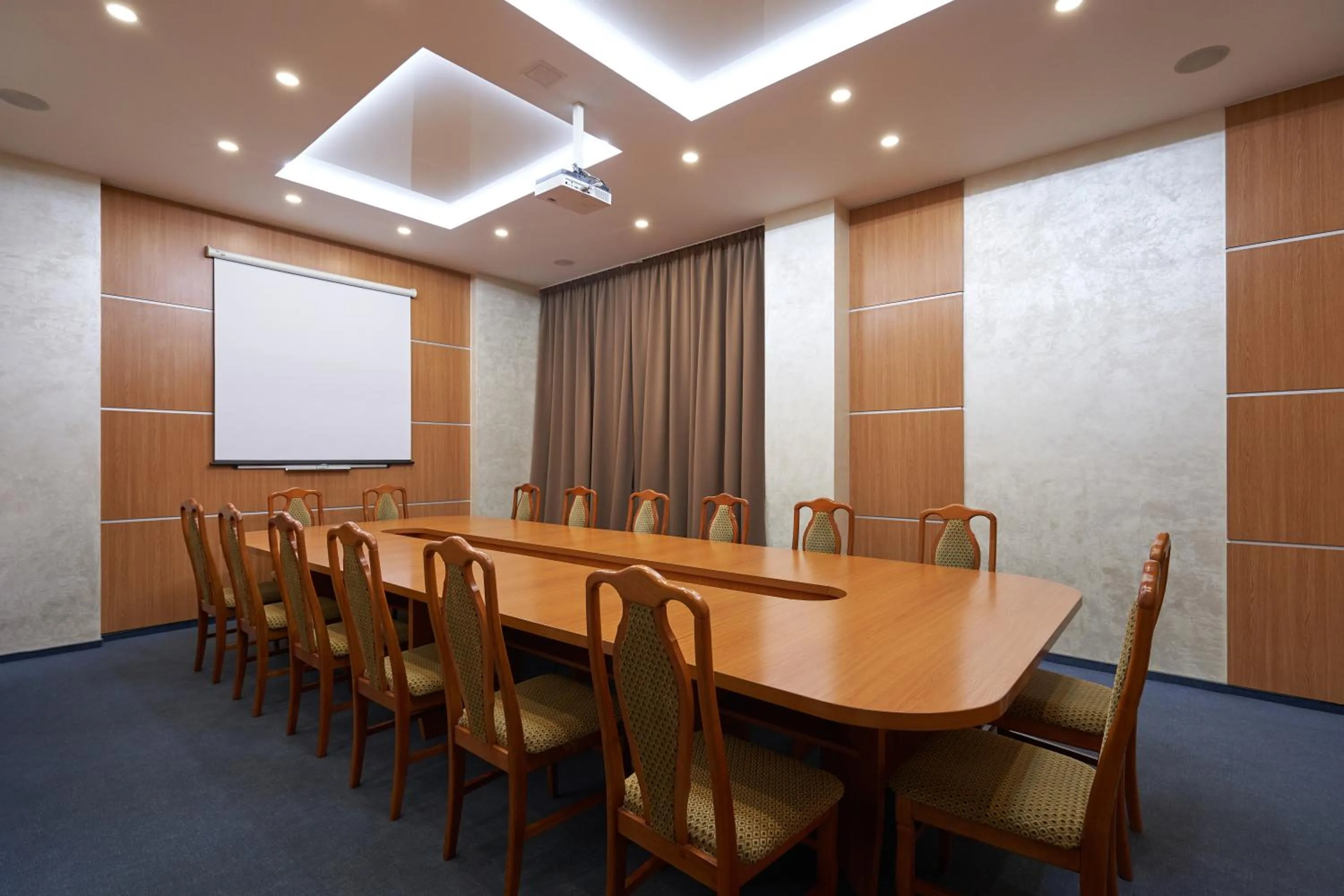 Business facilities in Hotel Druzhba