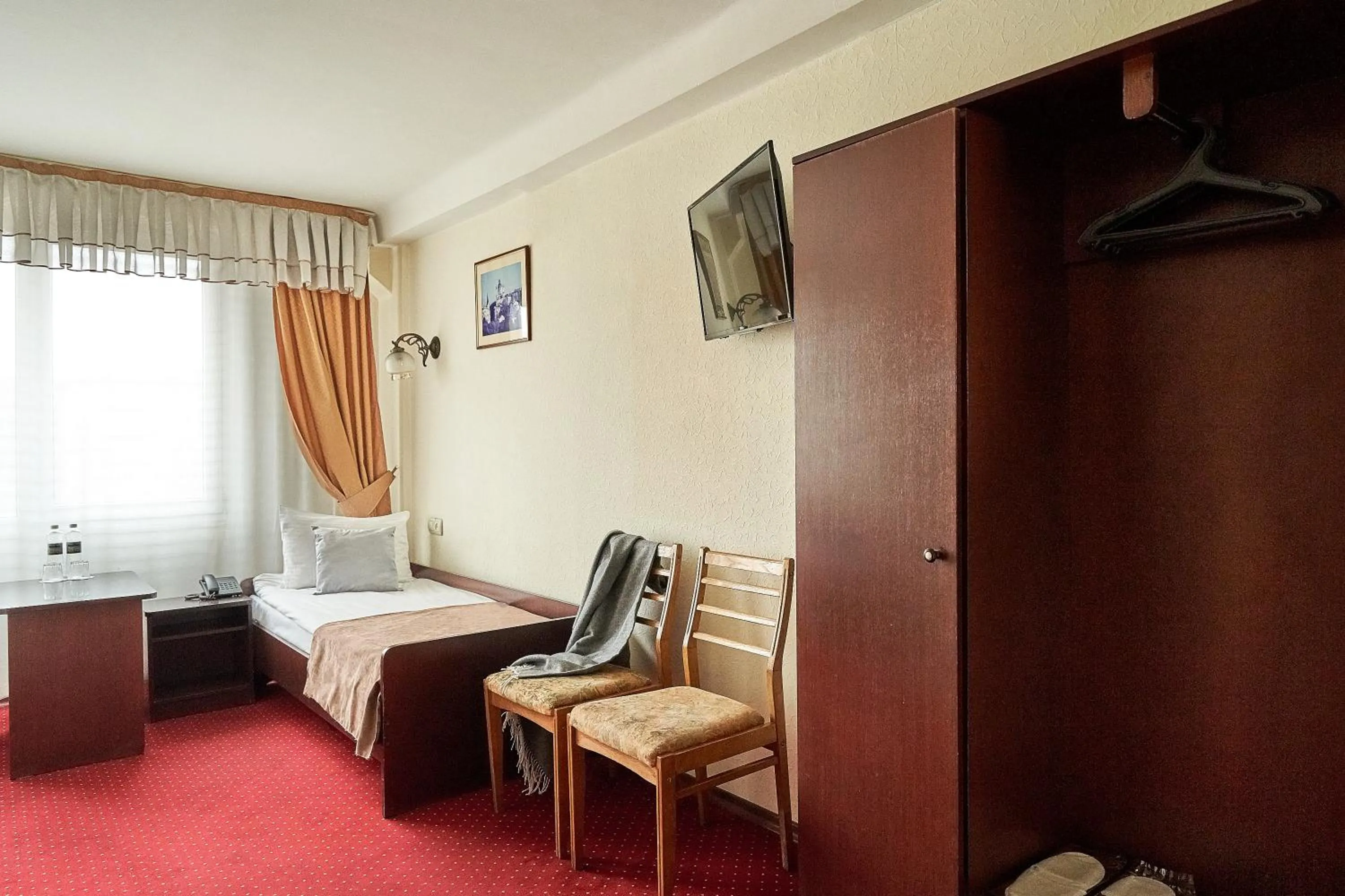 Photo of the whole room, Bed in Hotel Druzhba