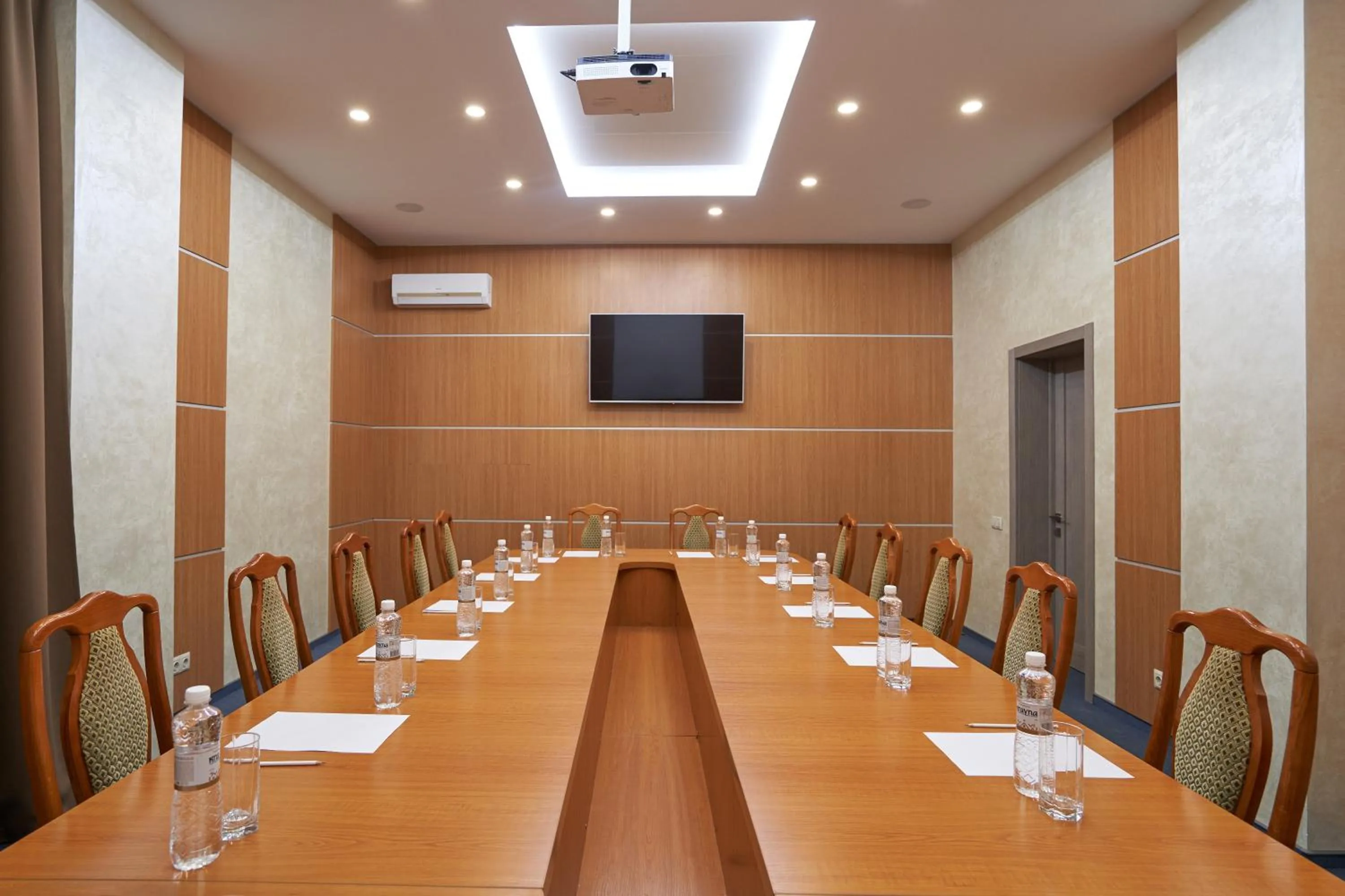 Business facilities in Hotel Druzhba