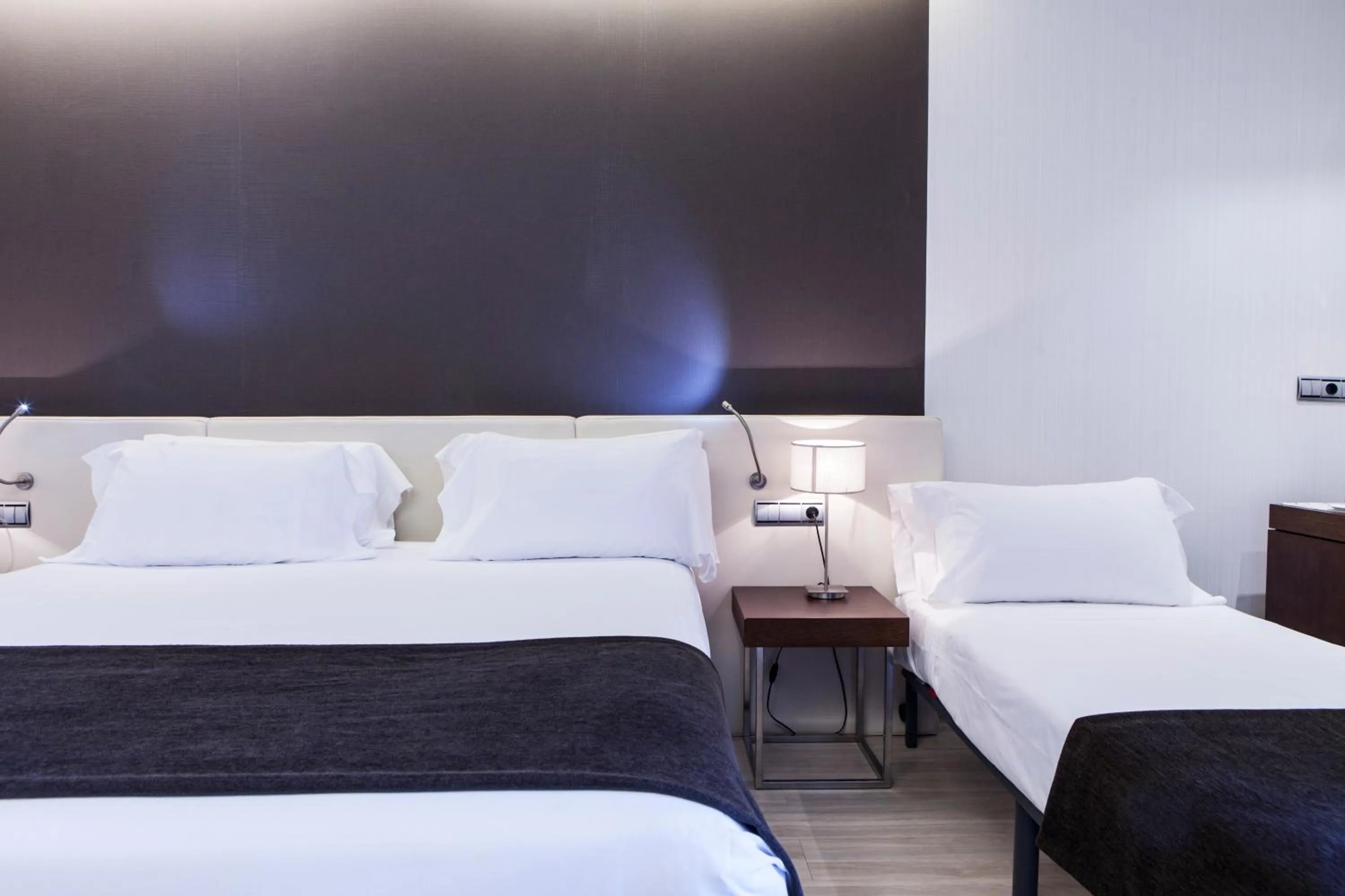 Photo of the whole room, Bed in Hotel Diagonal Plaza