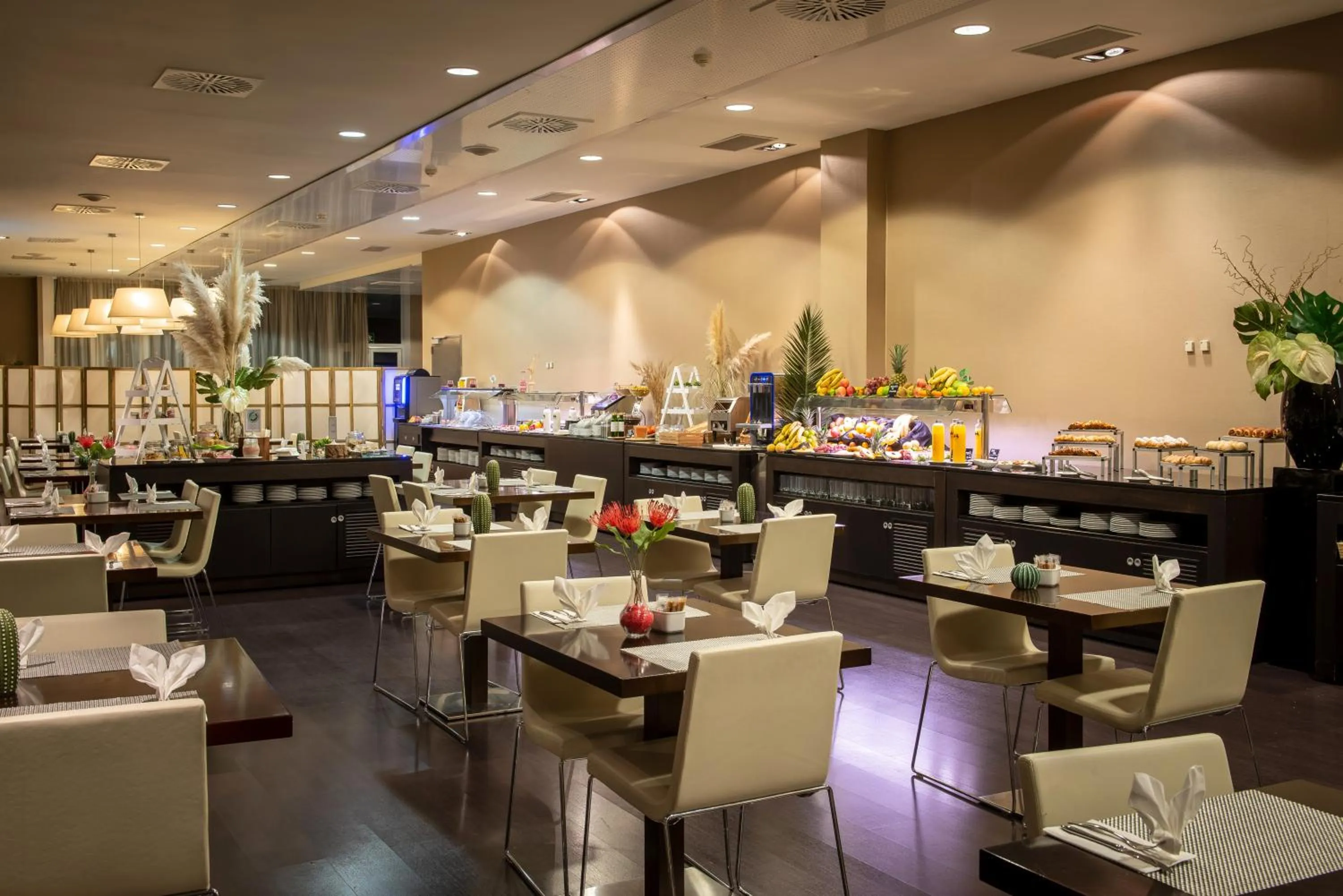 Restaurant/places to eat in Hotel Diagonal Plaza