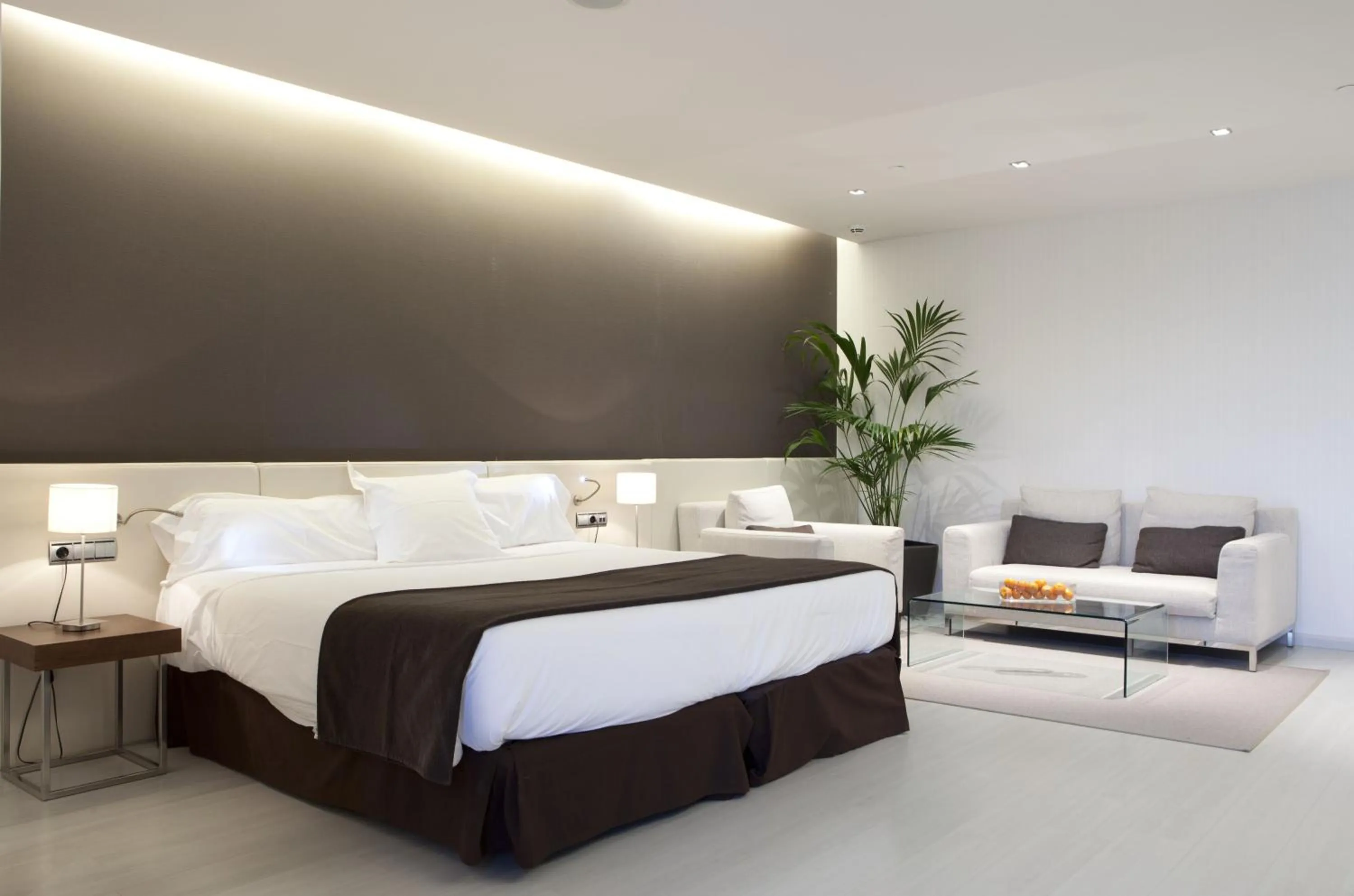Photo of the whole room, Bed in Hotel Diagonal Plaza