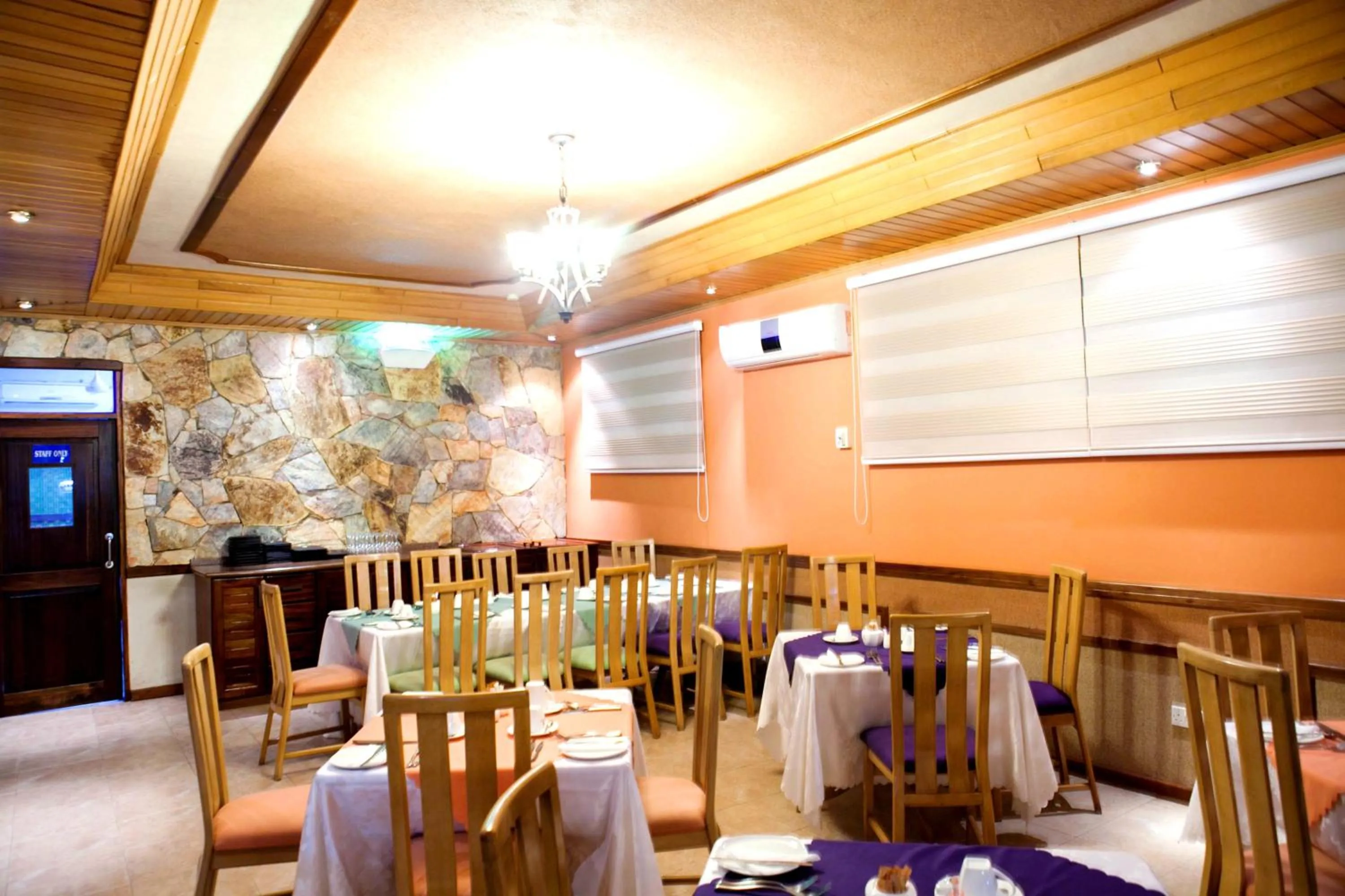 Restaurant/places to eat in Mahogany Lodge, Cantonments