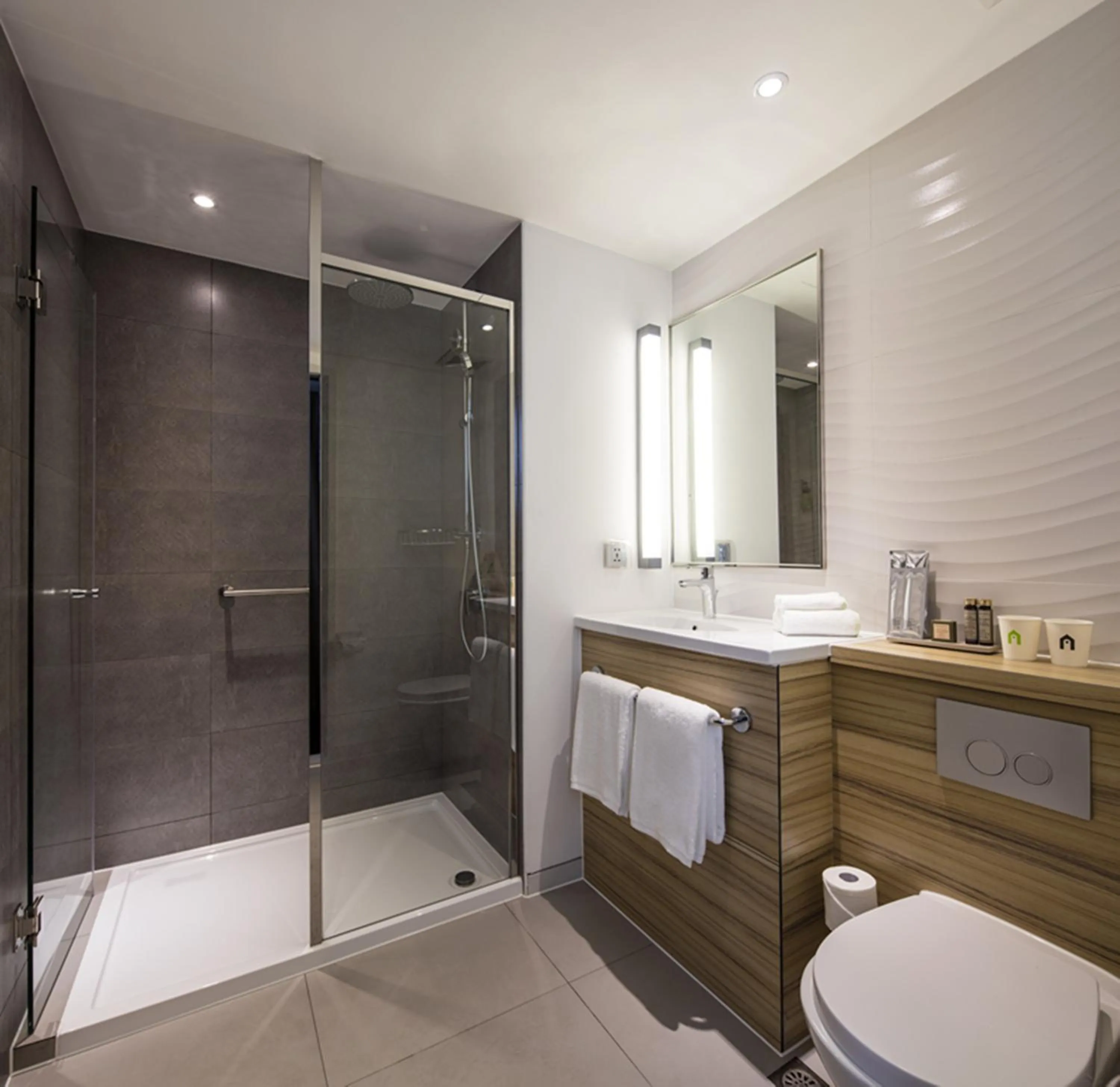 Shower in Campanile Shanghai Bund Hotel