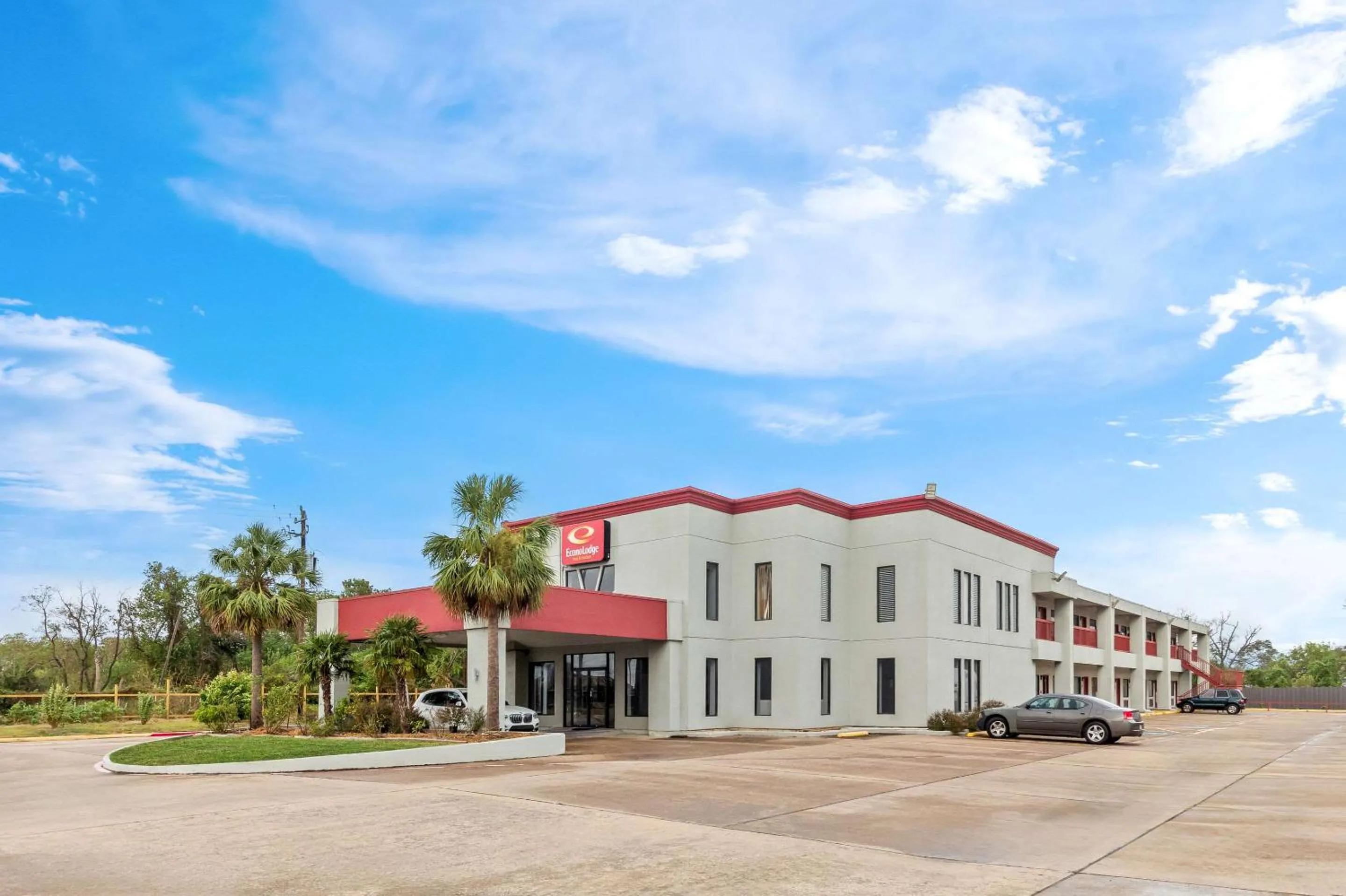 Property building in Econo Lodge Inn & Suites Channelview - Houston East