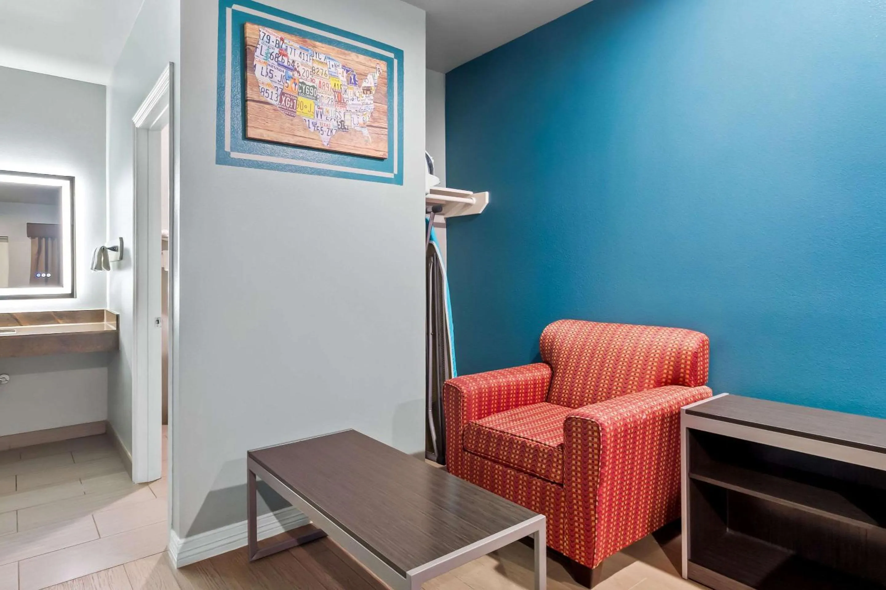 Bedroom in Econo Lodge Inn & Suites Channelview - Houston East