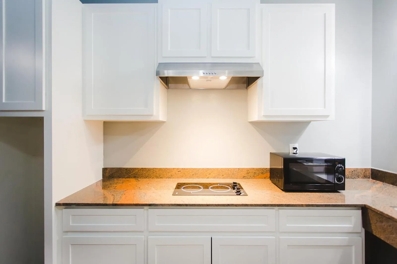 Kitchen or kitchenette in Econo Lodge Inn & Suites Channelview - Houston East