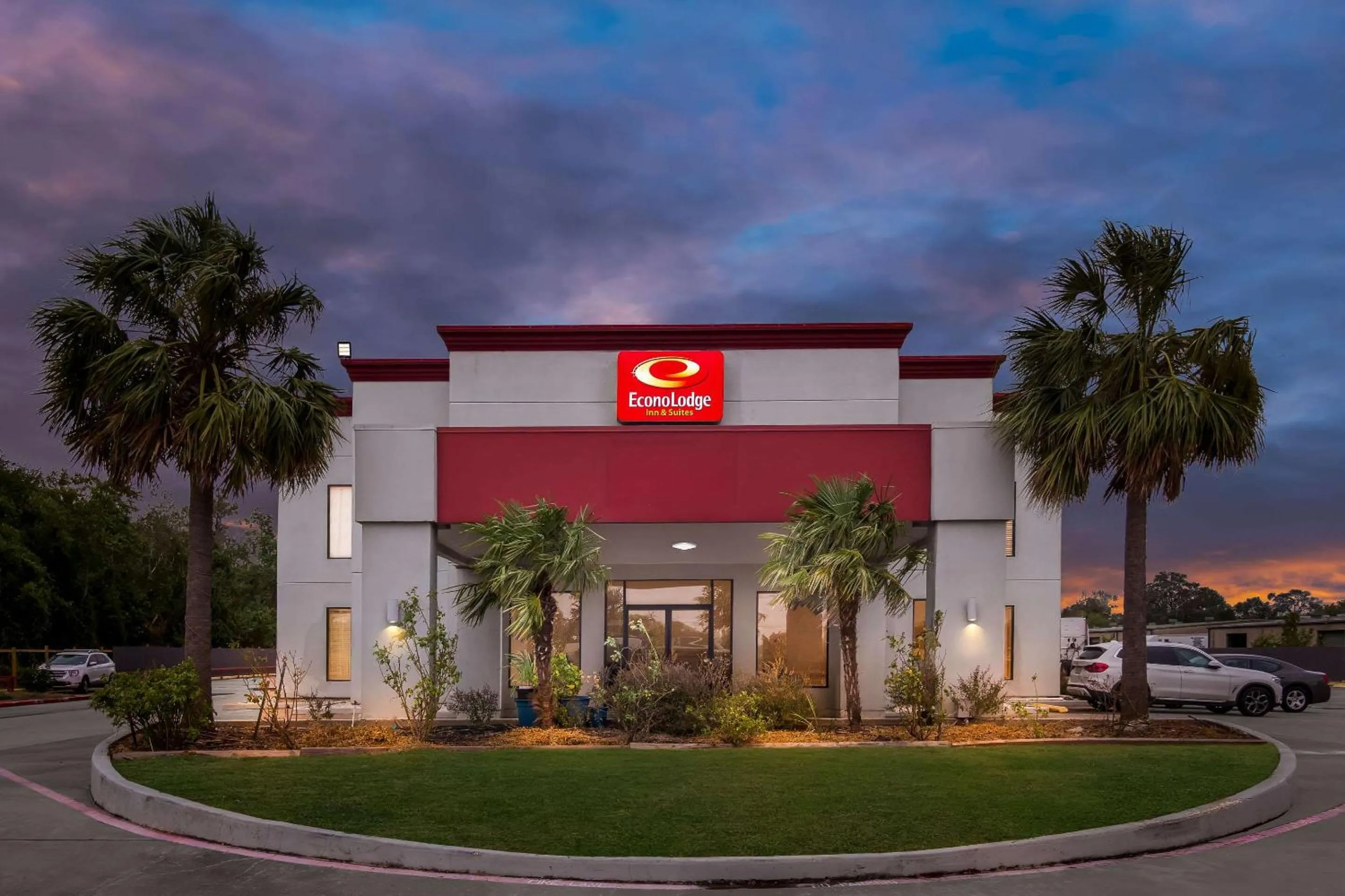 Property building in Econo Lodge Inn & Suites Channelview - Houston East