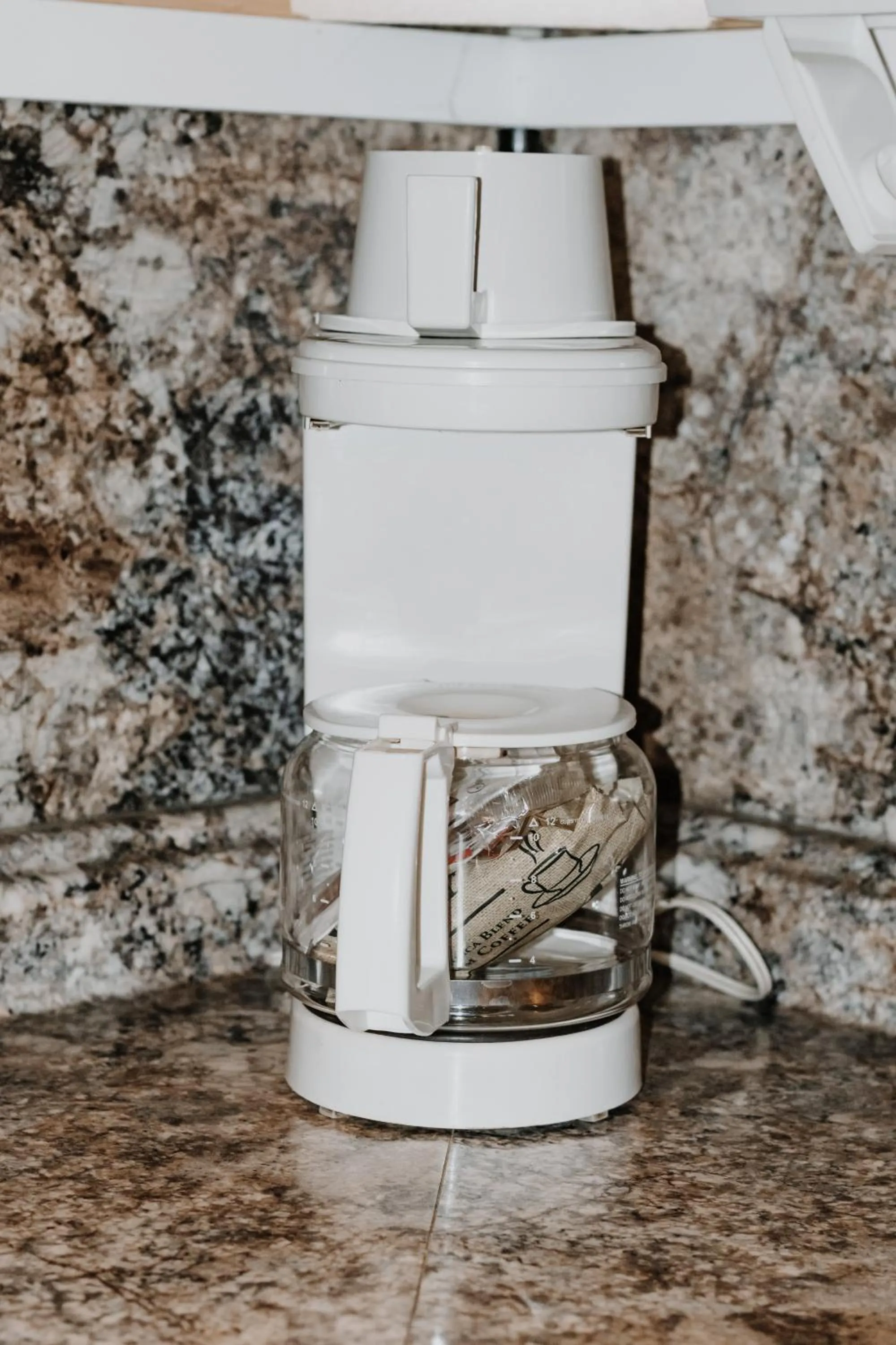 Coffee/tea facilities in Carriage House Country Club