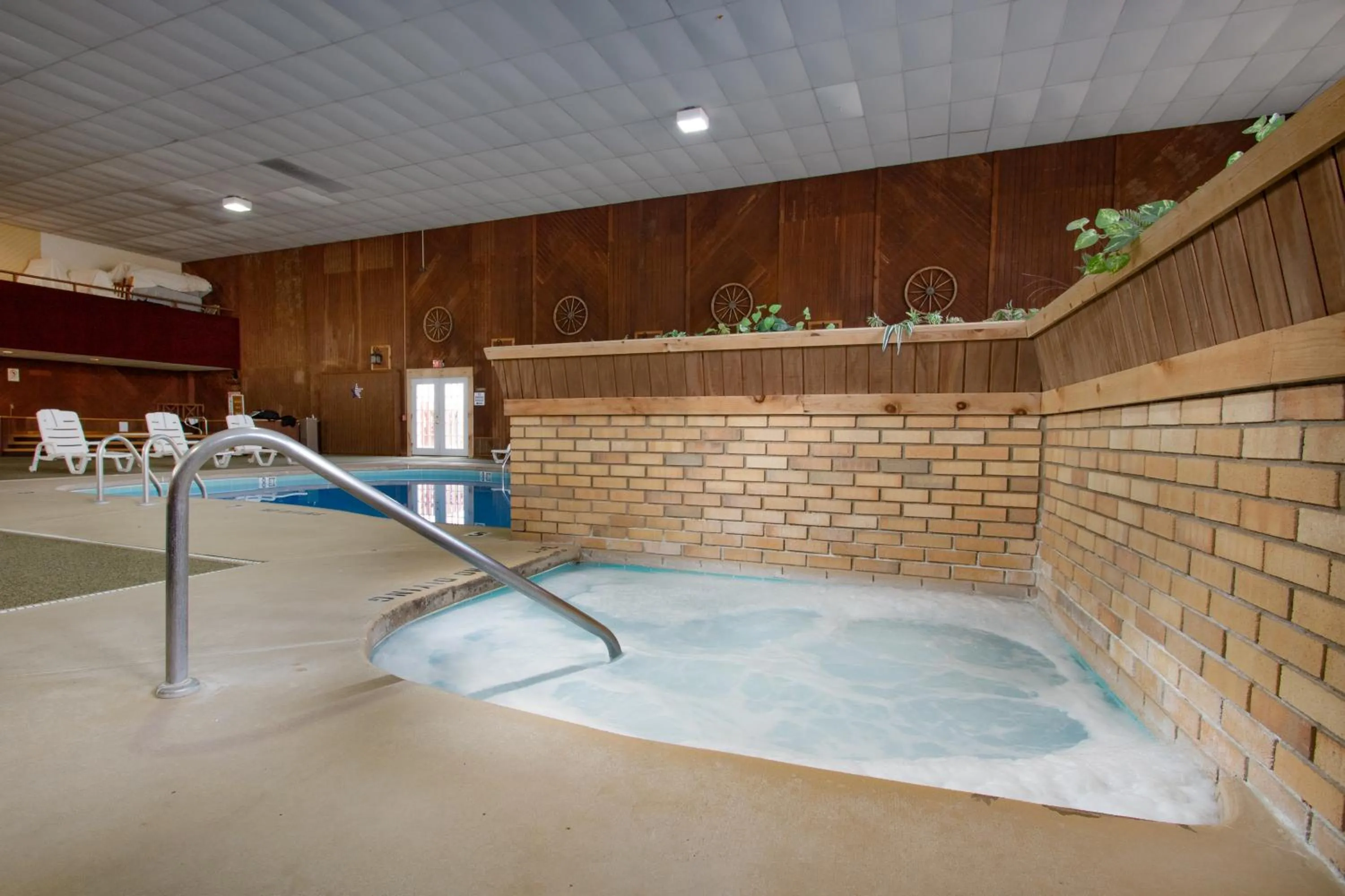 Swimming pool in Carriage House Country Club