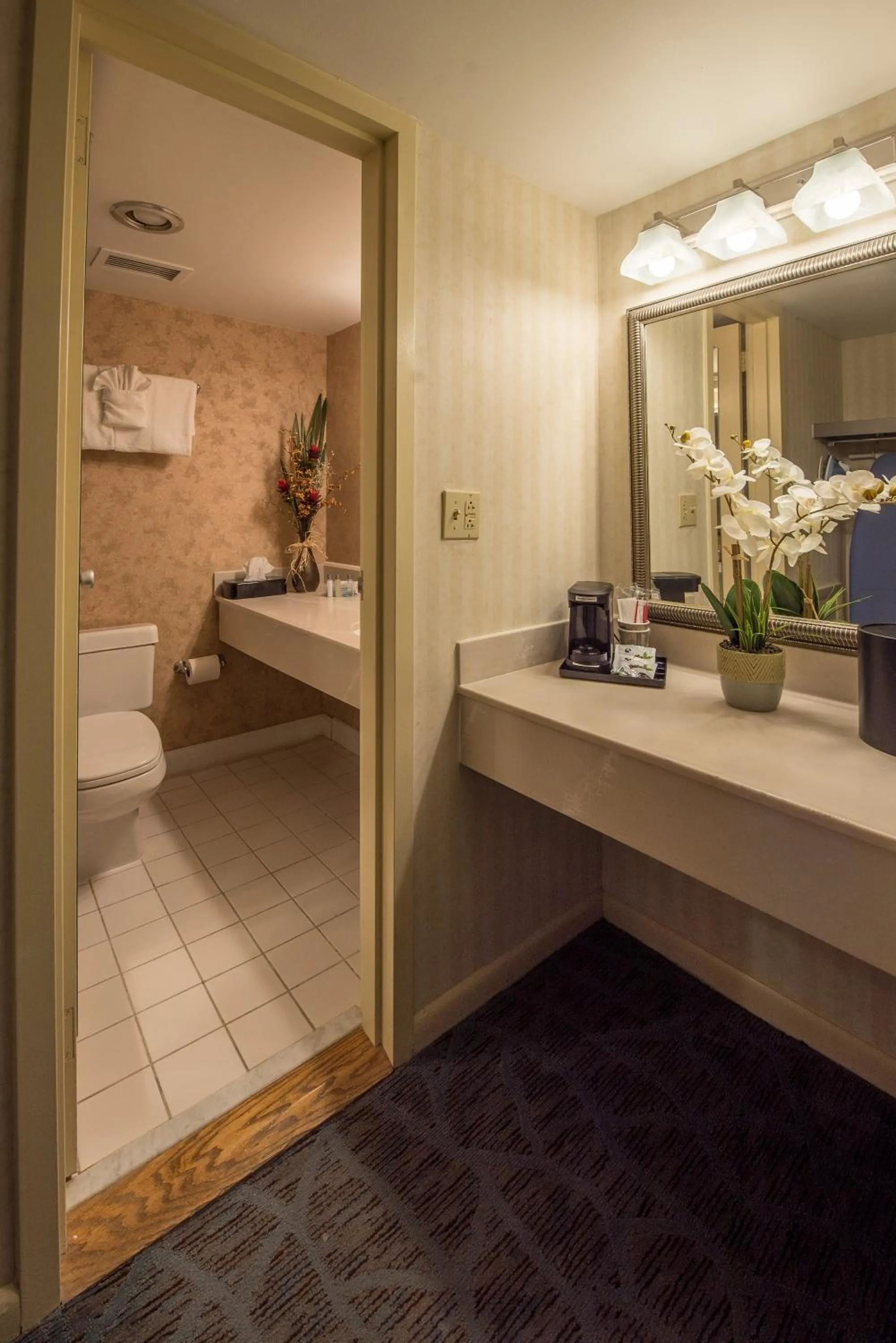 Bathroom in Lakeview Golf Resort