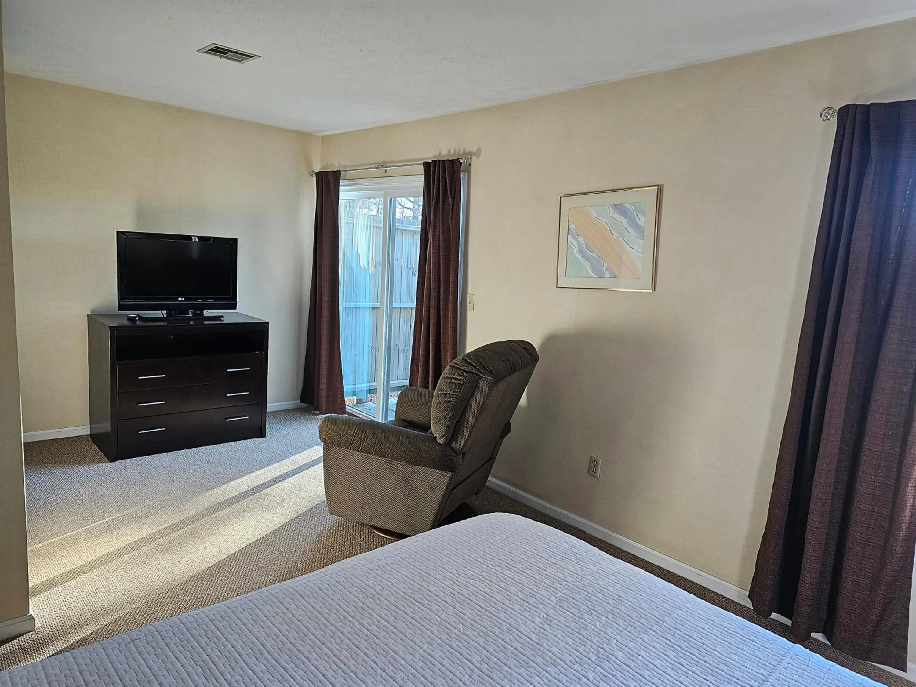 Bedroom, Bed in Lakeview Golf Resort