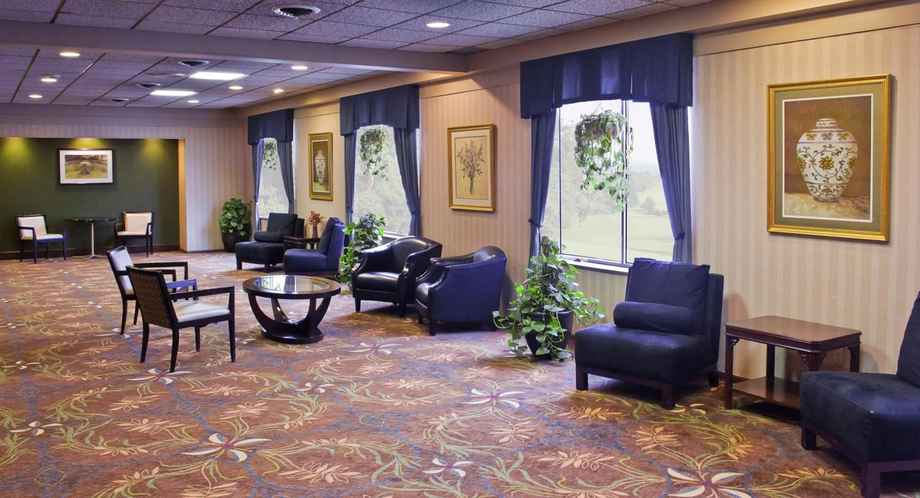 Seating area in Lakeview Golf Resort