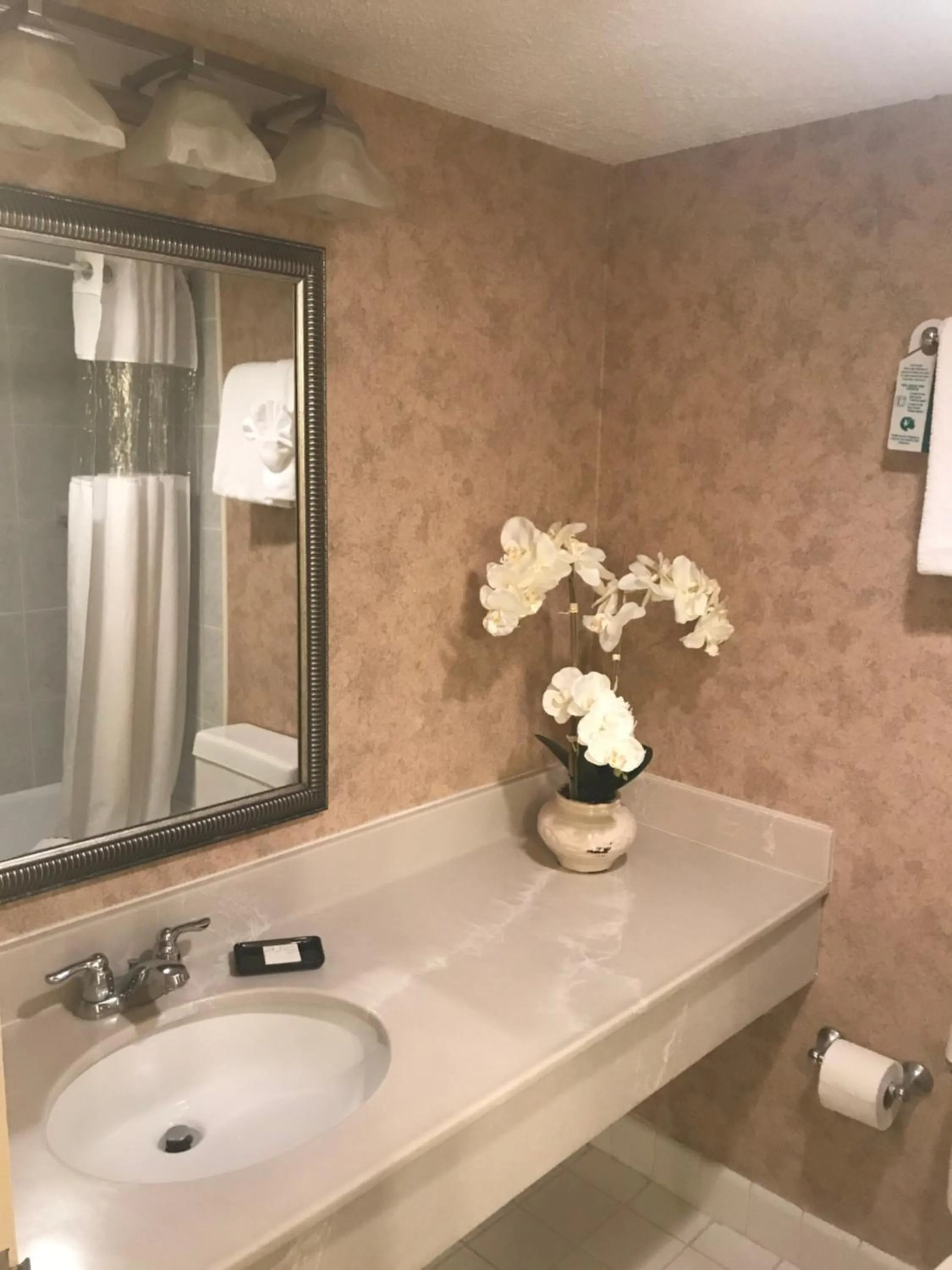 Bathroom in Lakeview Golf Resort