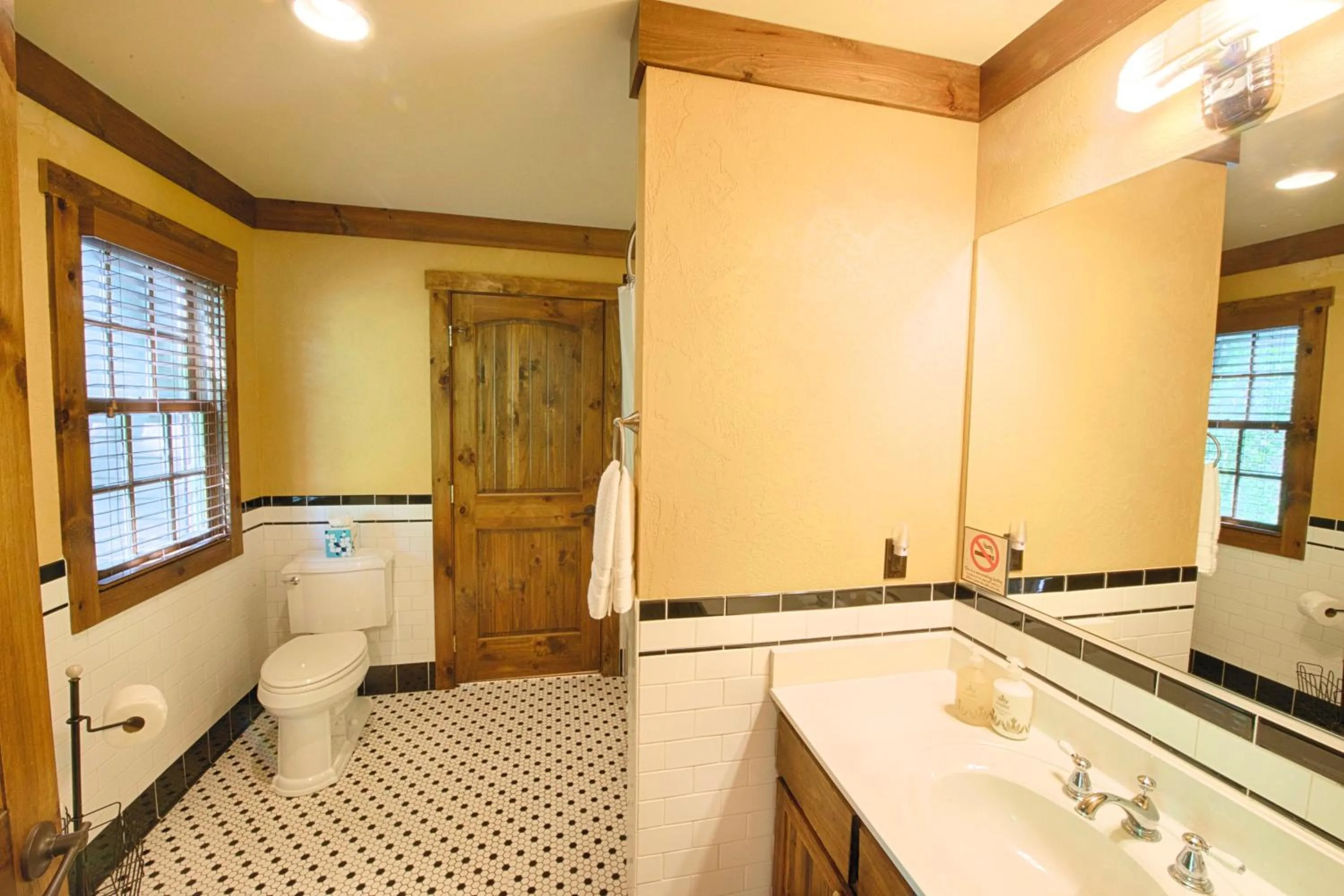 Shower in Historic Tapoco Lodge Resort