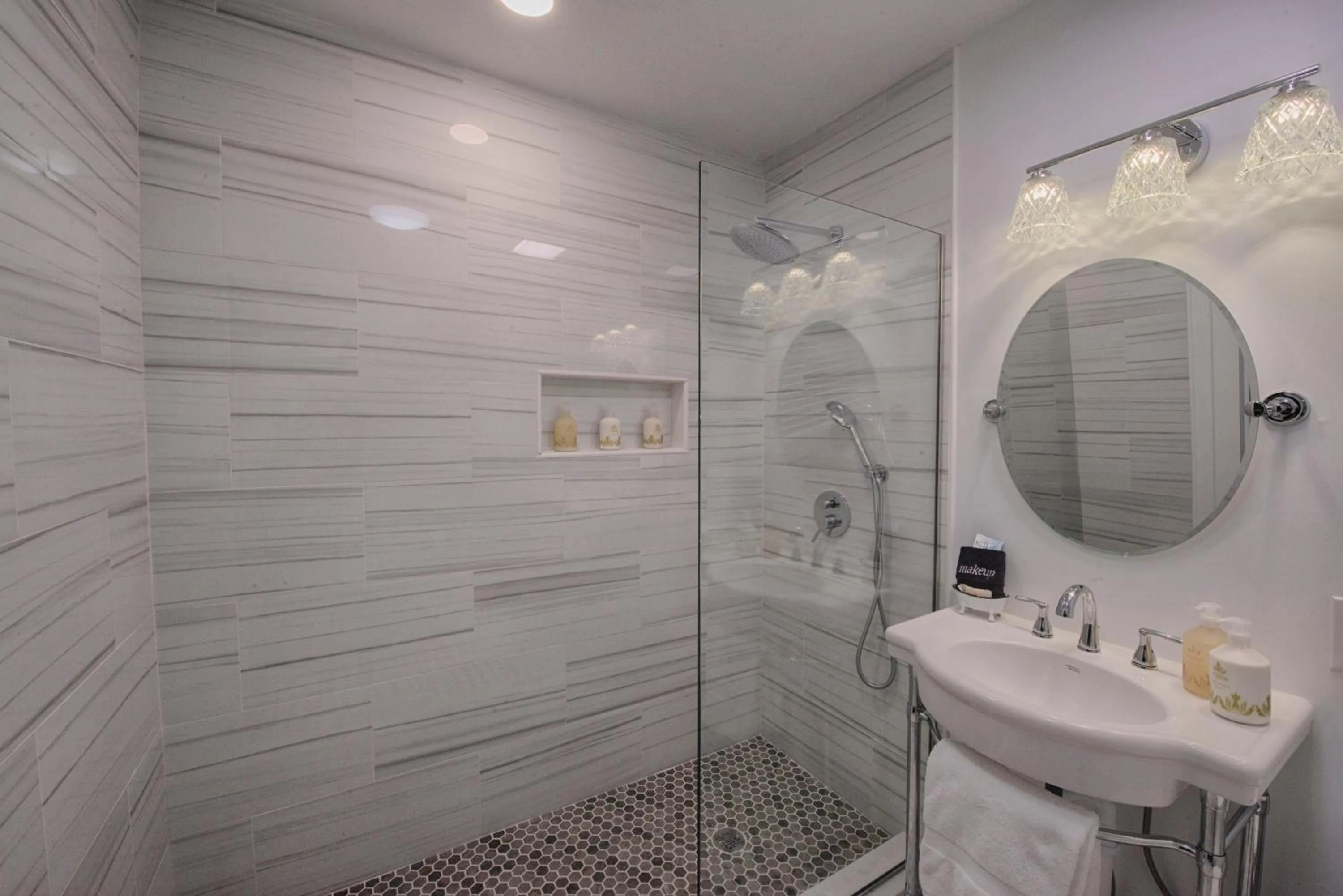 Shower in Historic Tapoco Lodge Resort