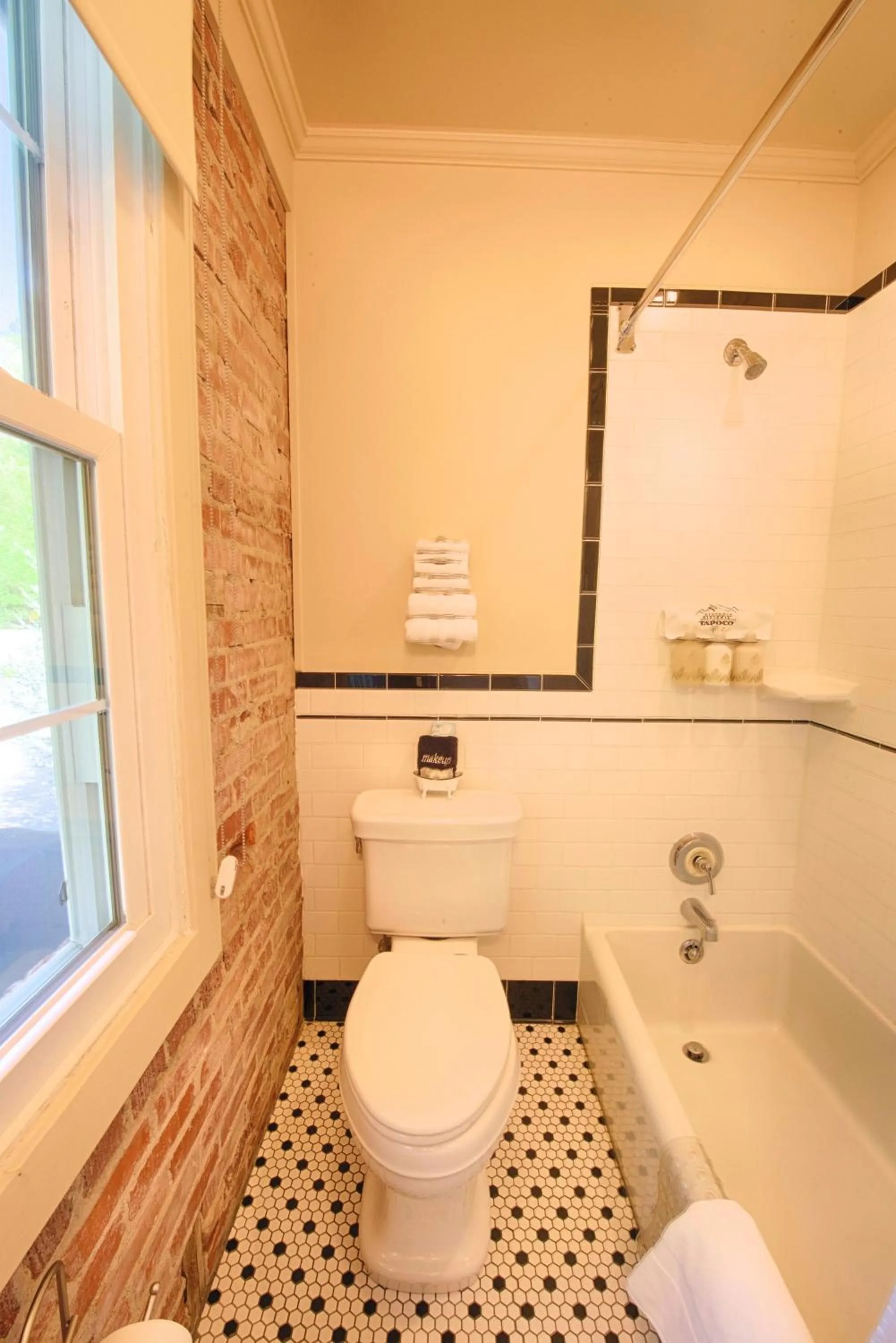 Shower in Historic Tapoco Lodge Resort