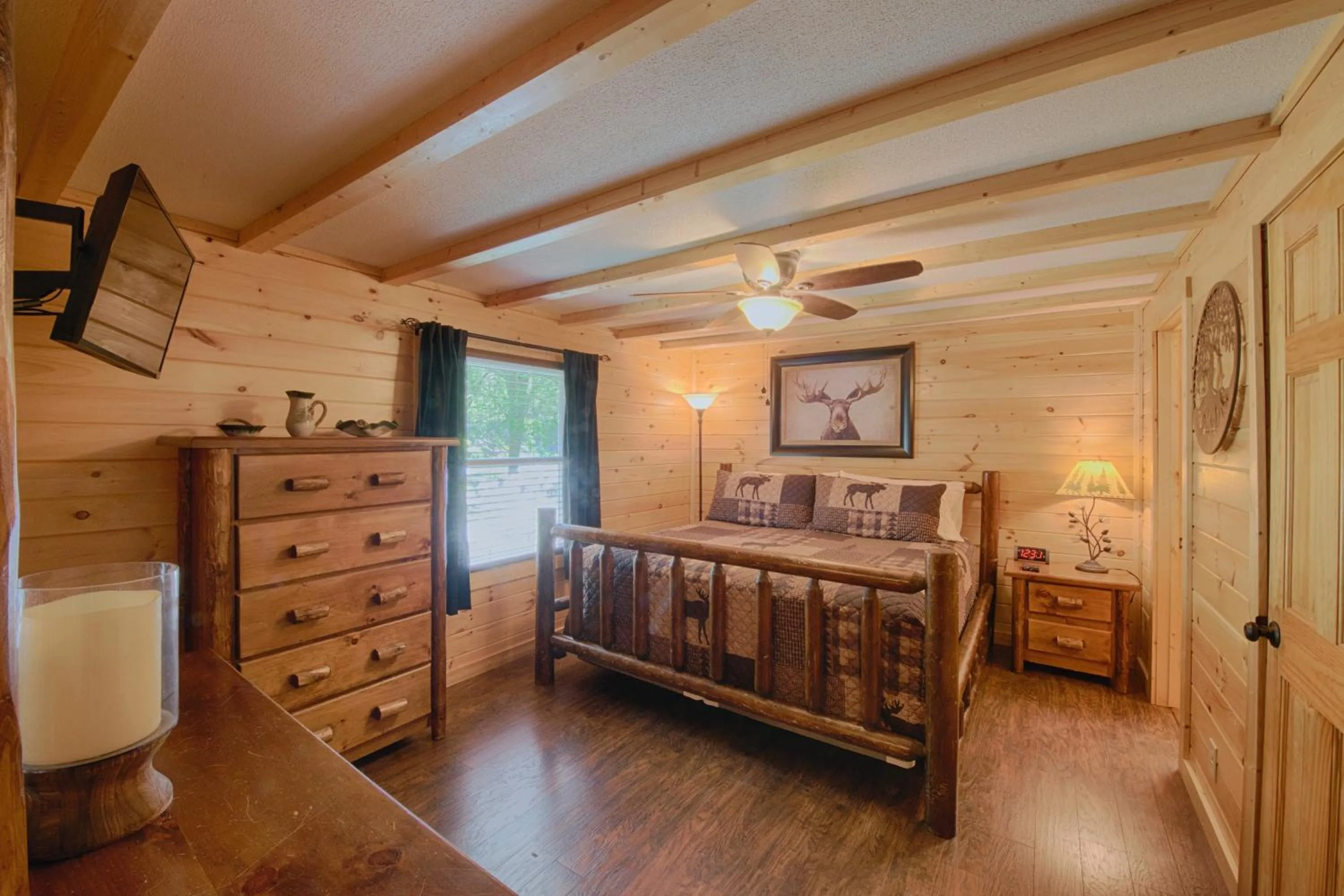 Bed in Historic Tapoco Lodge Resort