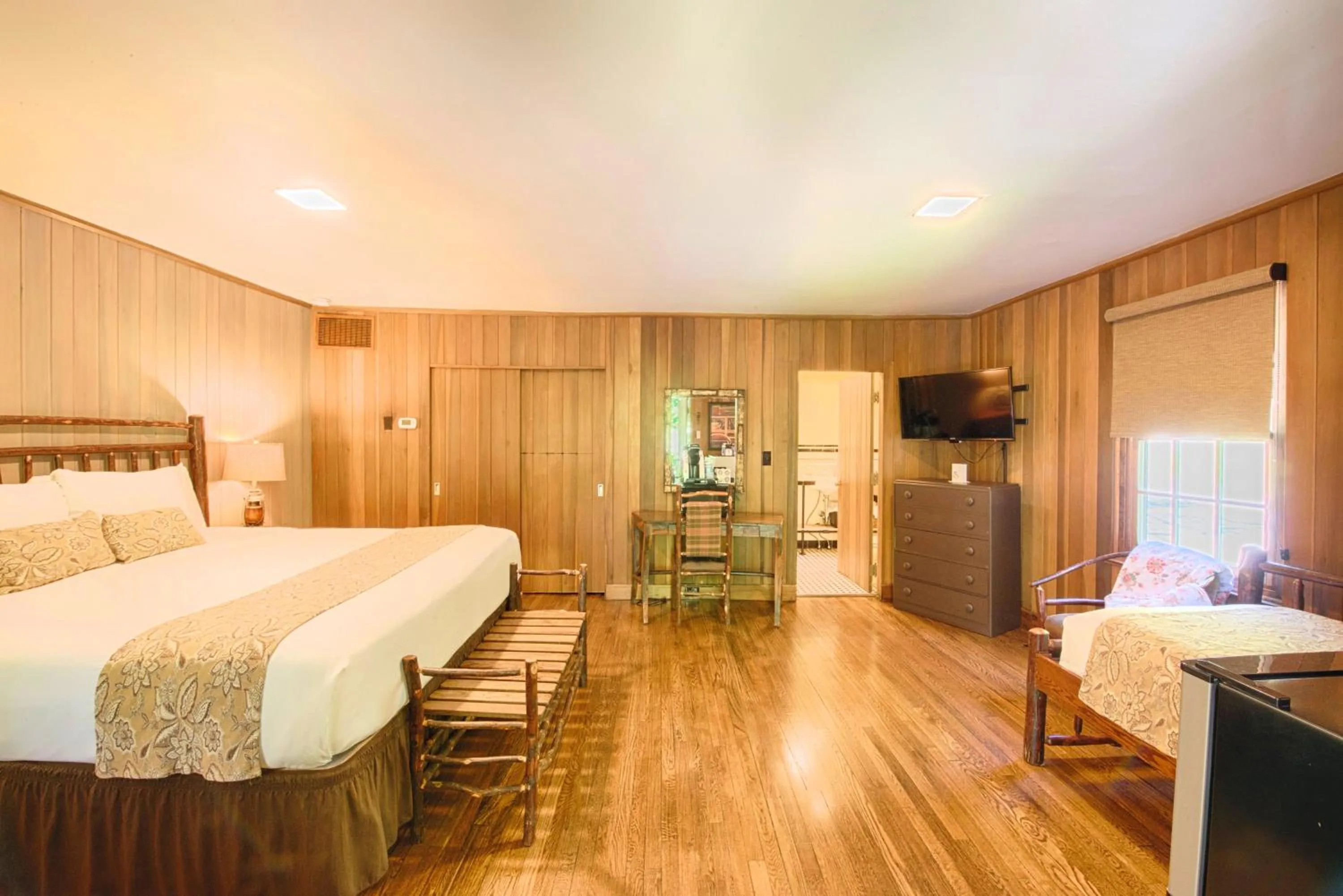 Bed in Historic Tapoco Lodge Resort