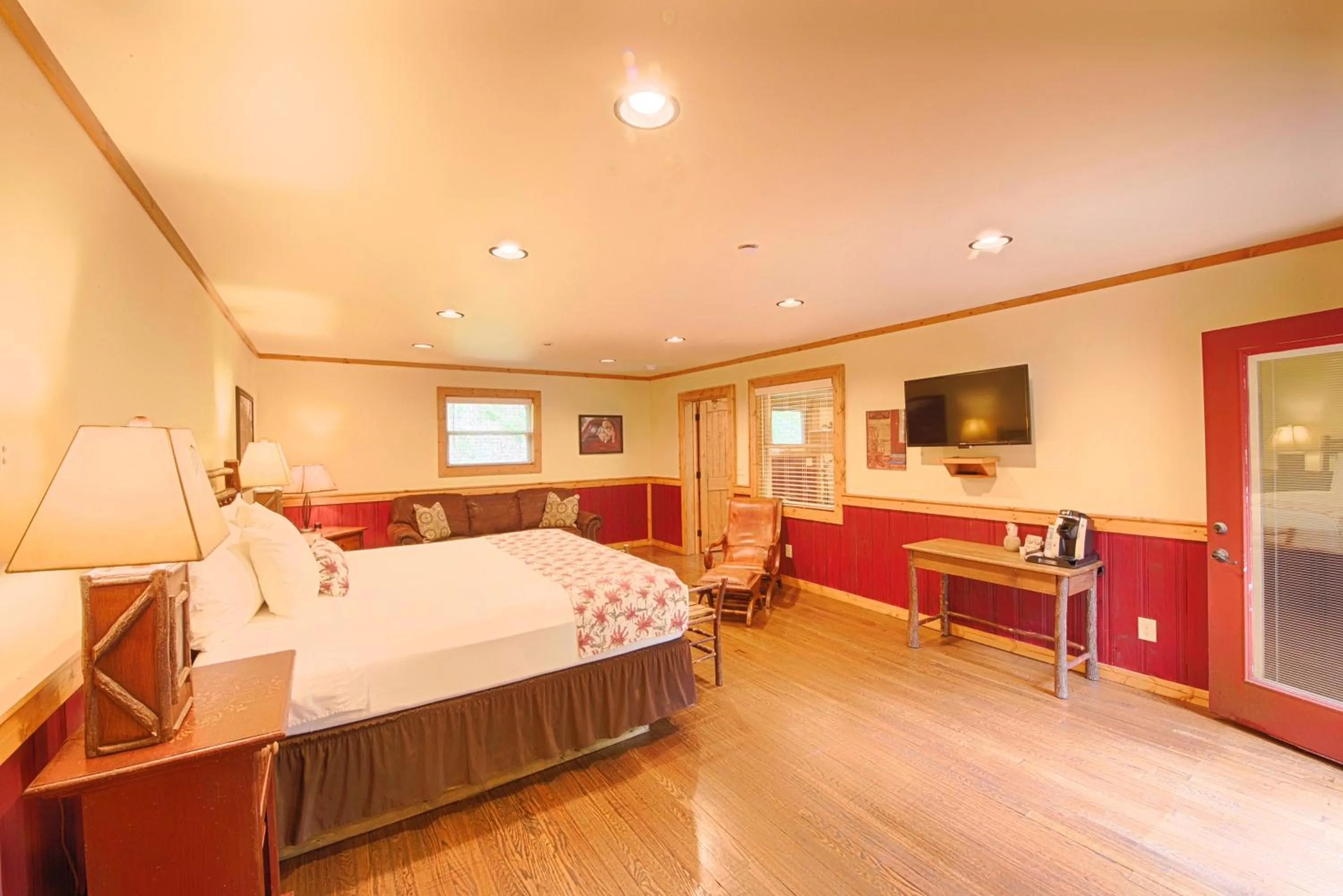 Bed in Historic Tapoco Lodge Resort