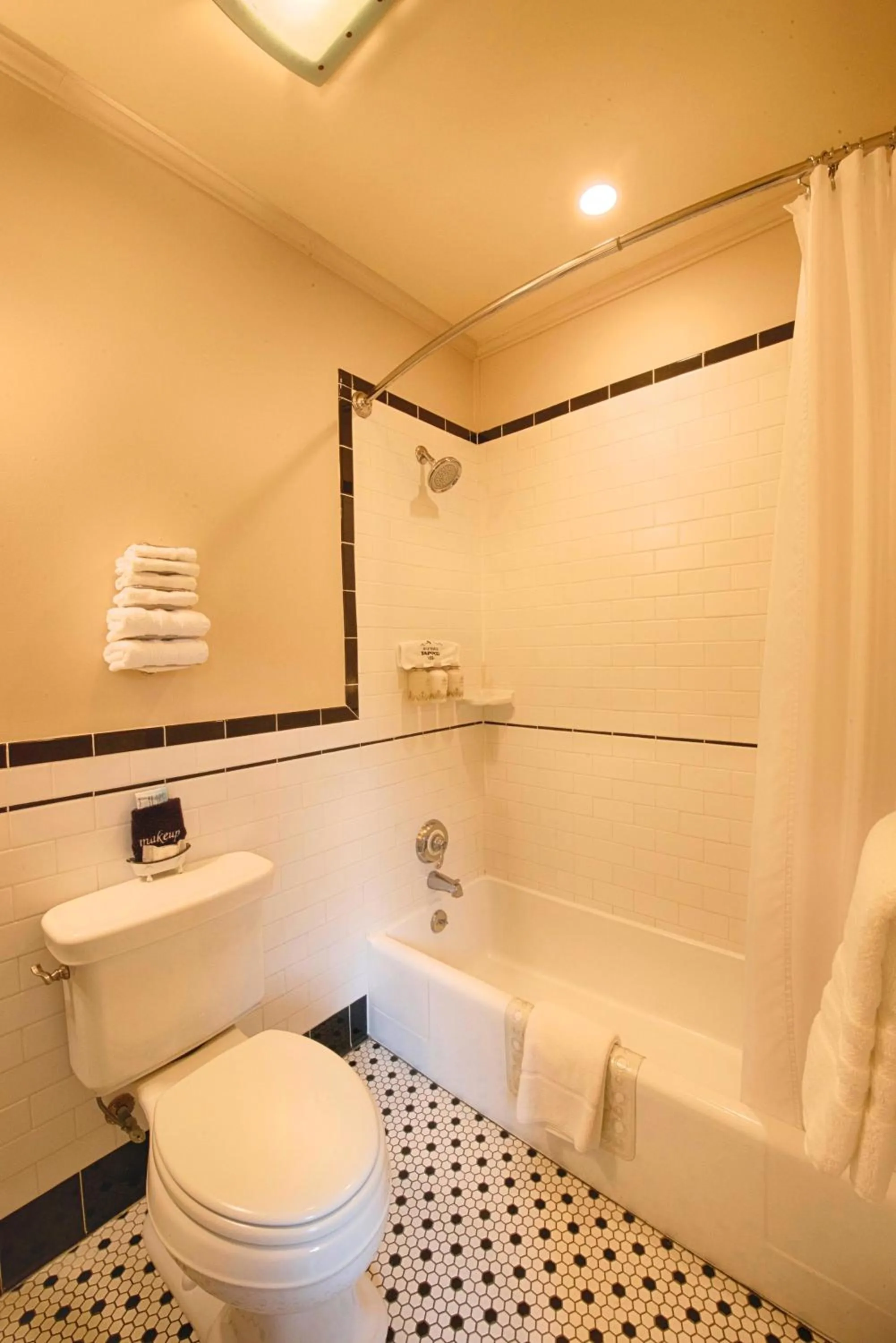 Shower in Historic Tapoco Lodge Resort