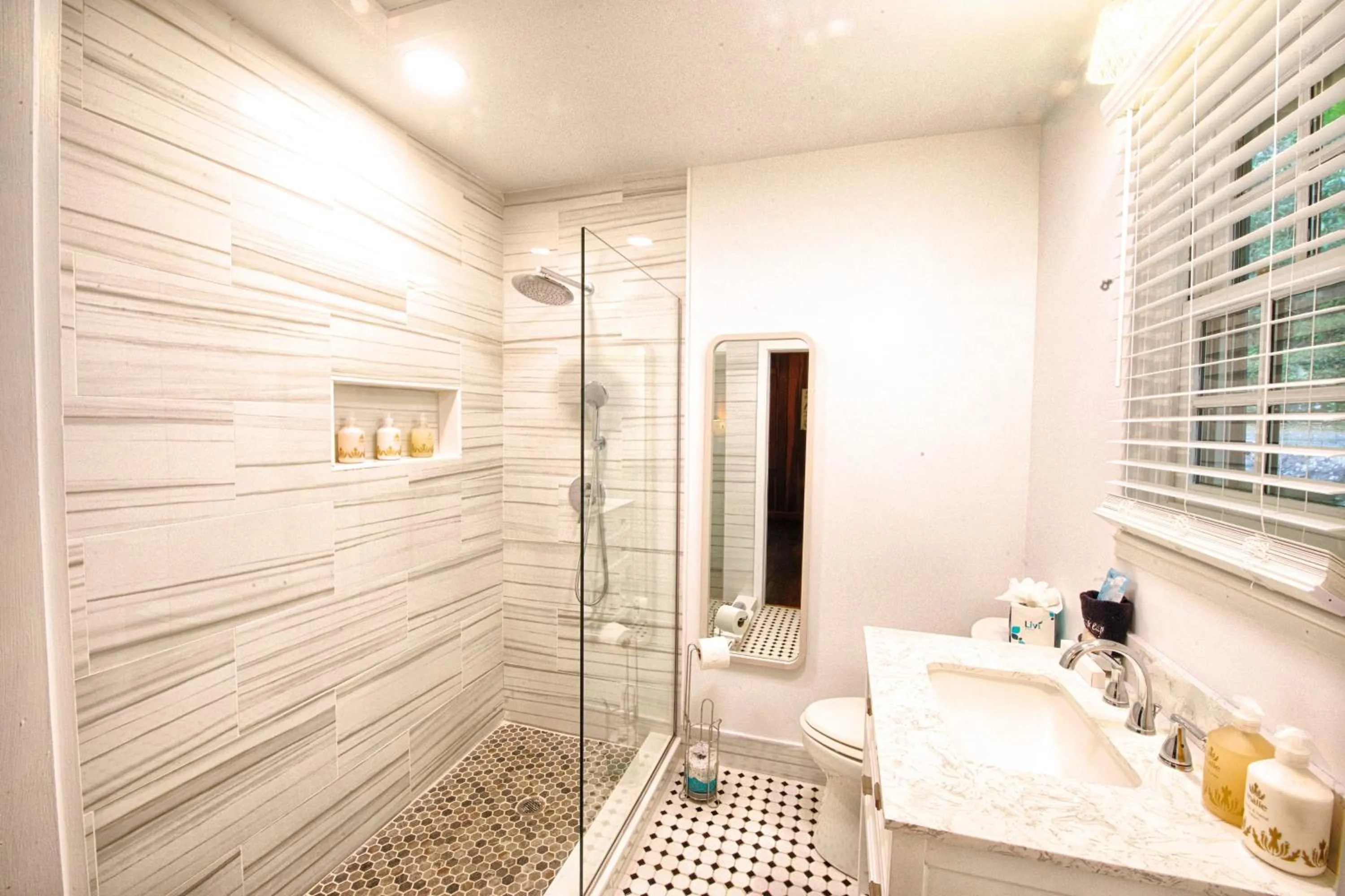 Shower in Historic Tapoco Lodge Resort