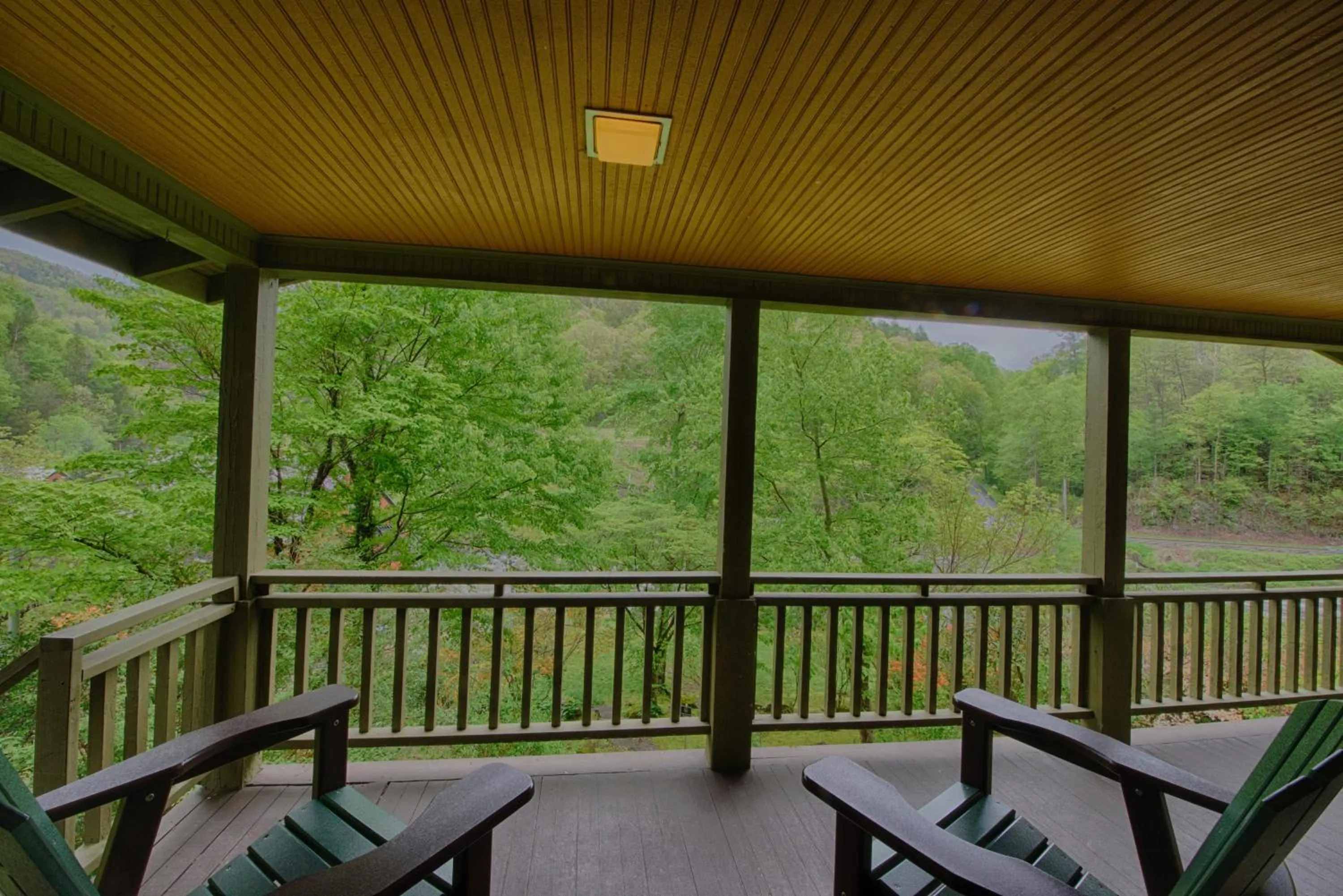 Spring in Historic Tapoco Lodge Resort