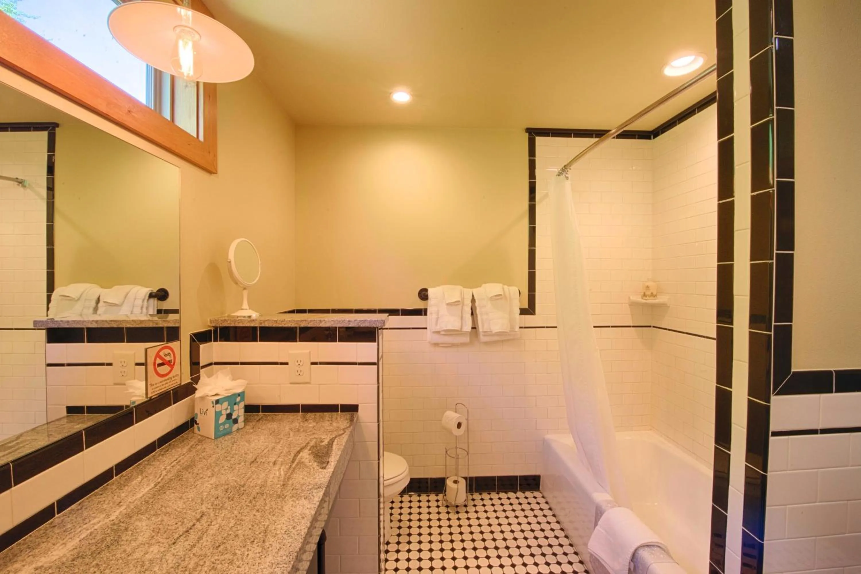 Shower in Historic Tapoco Lodge Resort