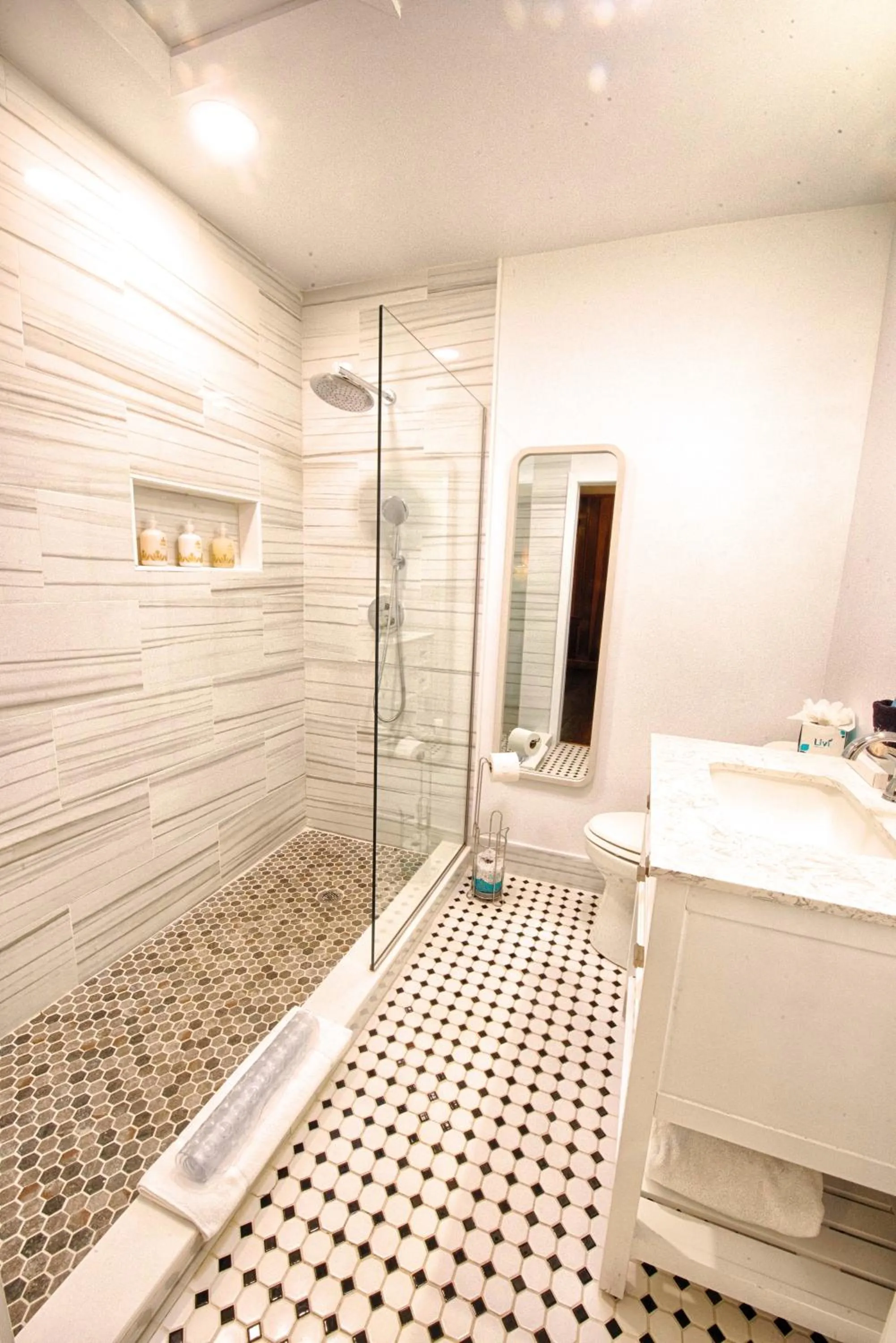 Shower in Historic Tapoco Lodge Resort