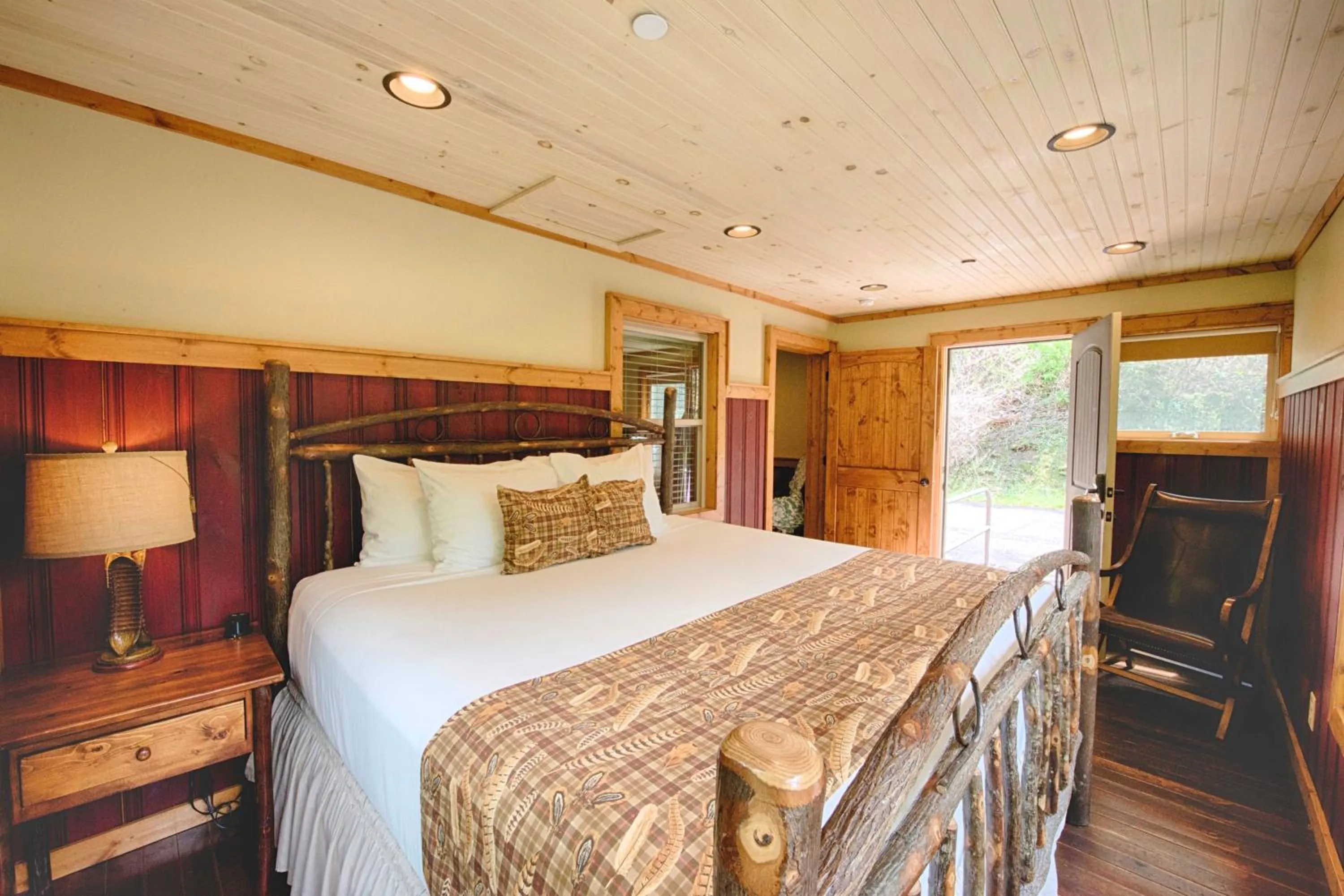 Bed in Historic Tapoco Lodge Resort