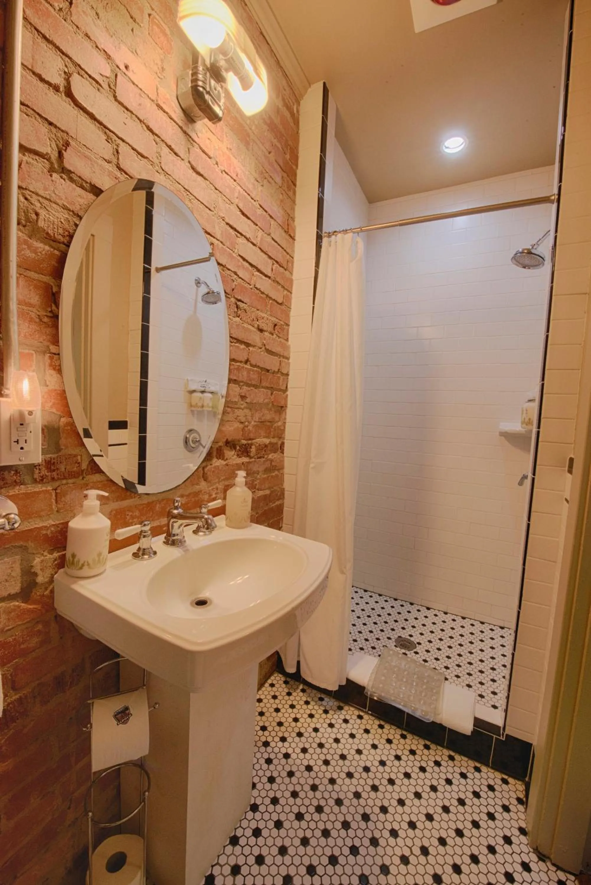 Shower in Historic Tapoco Lodge Resort