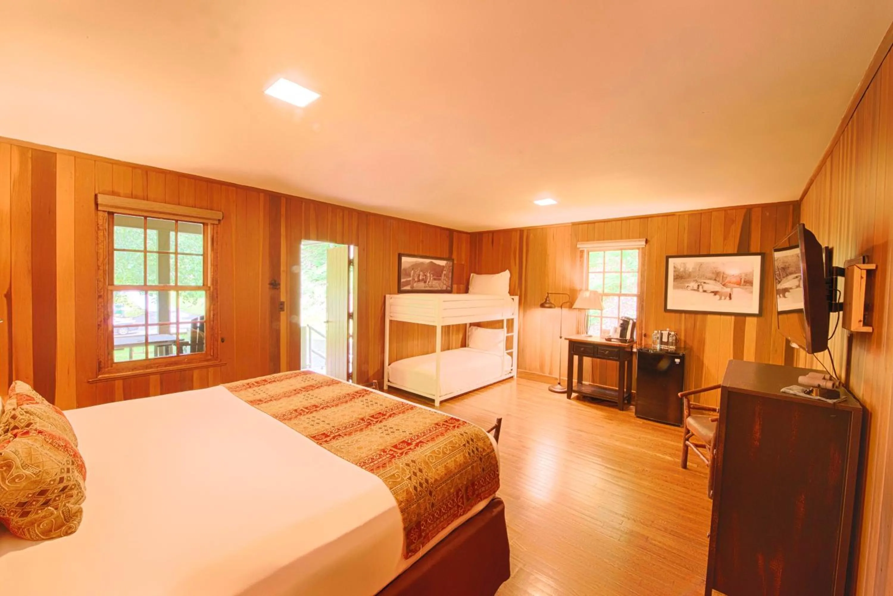 Bed in Historic Tapoco Lodge Resort