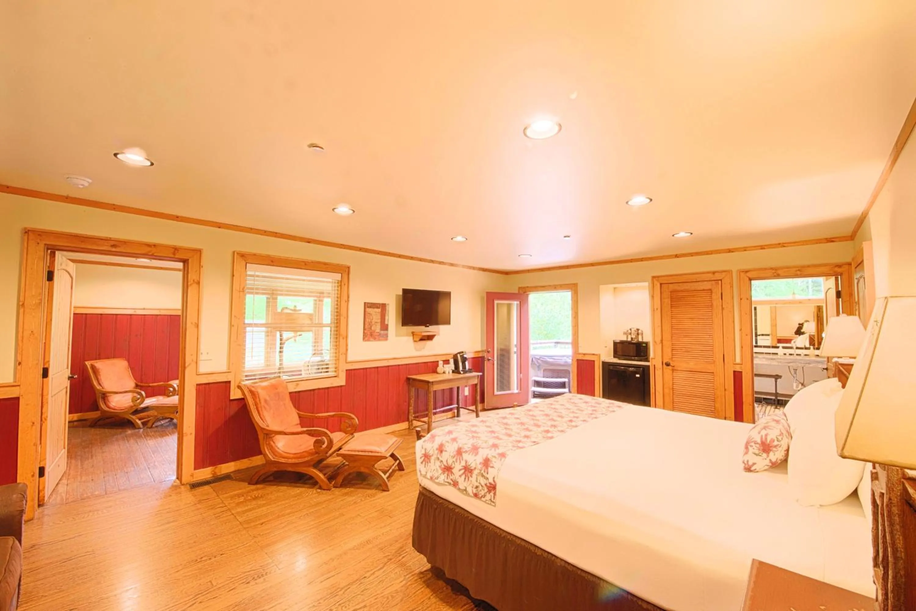 Bed in Historic Tapoco Lodge Resort