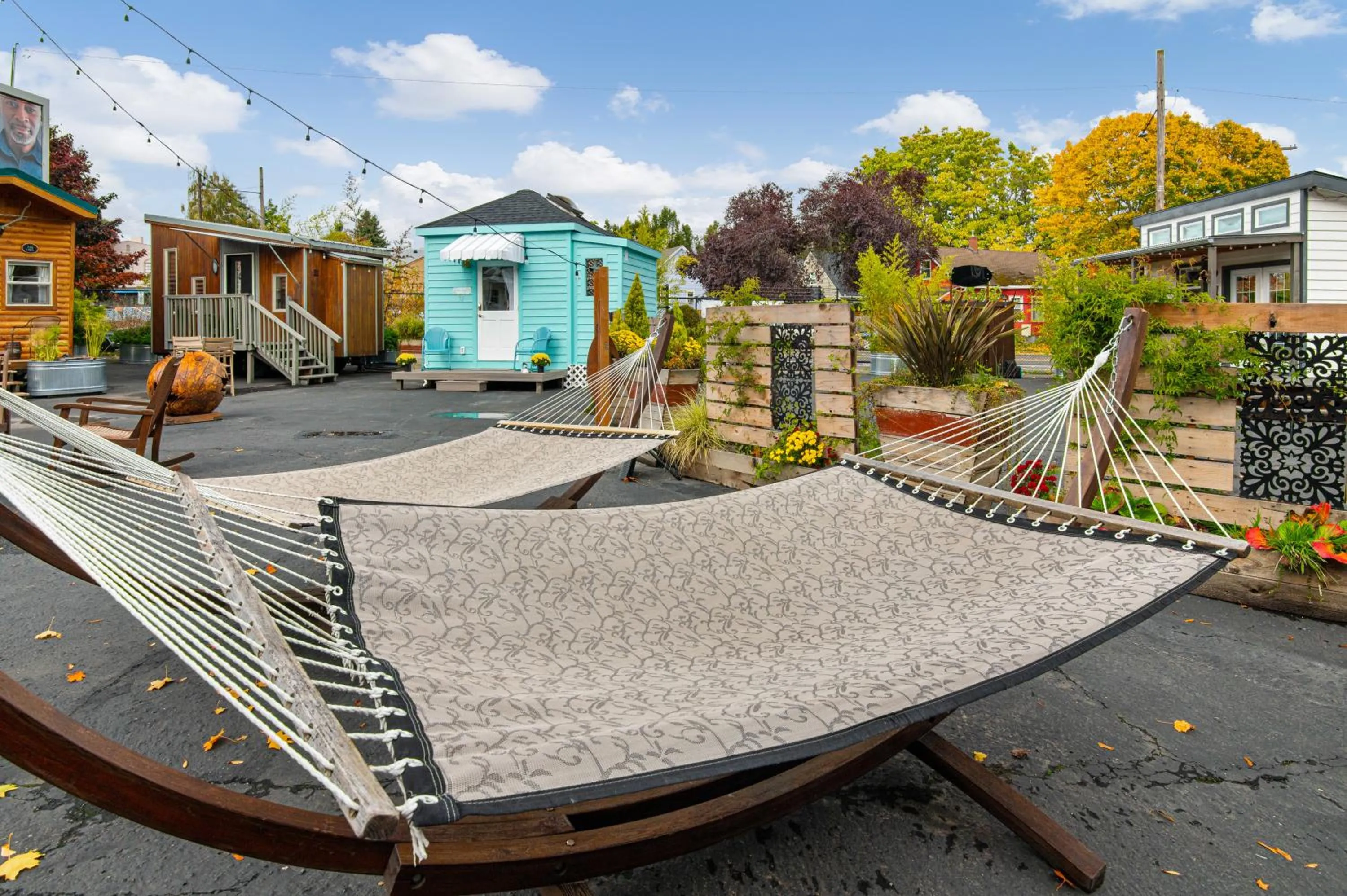 sunbed in Tiny Digs - Hotel of Tiny Houses