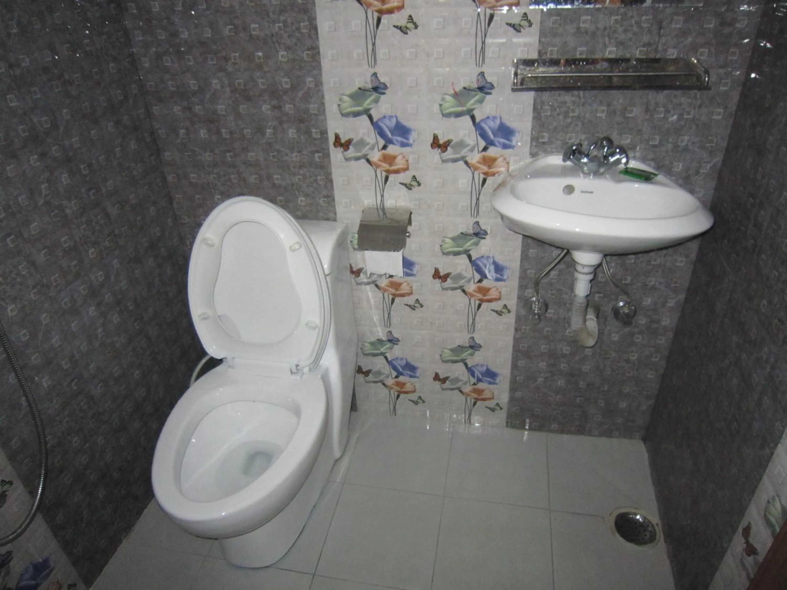 Bathroom in Hotel Sunflower