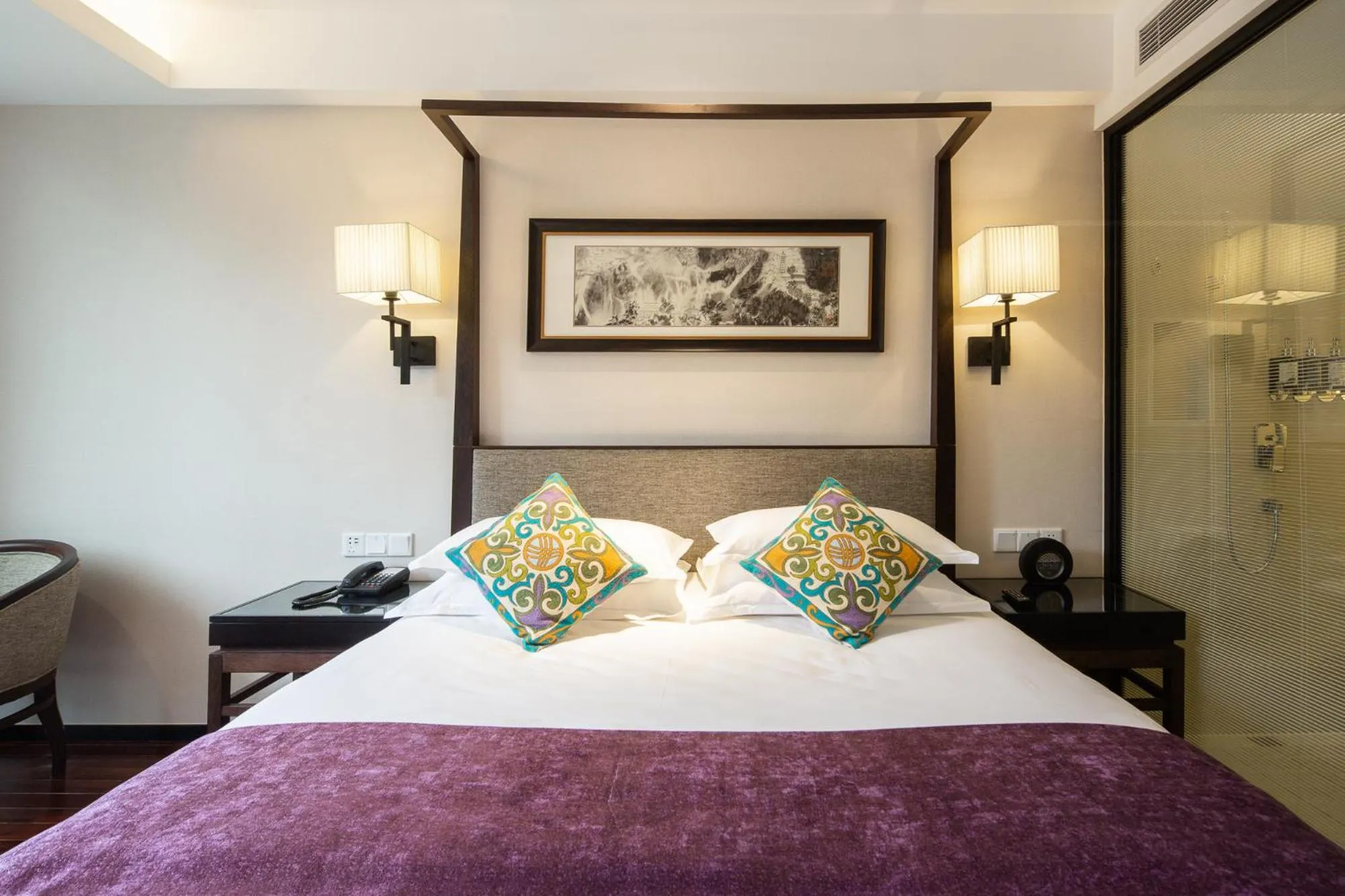 Property building, Bed in SSAW Boutique Shanghai South Xuhui RiYueGuang