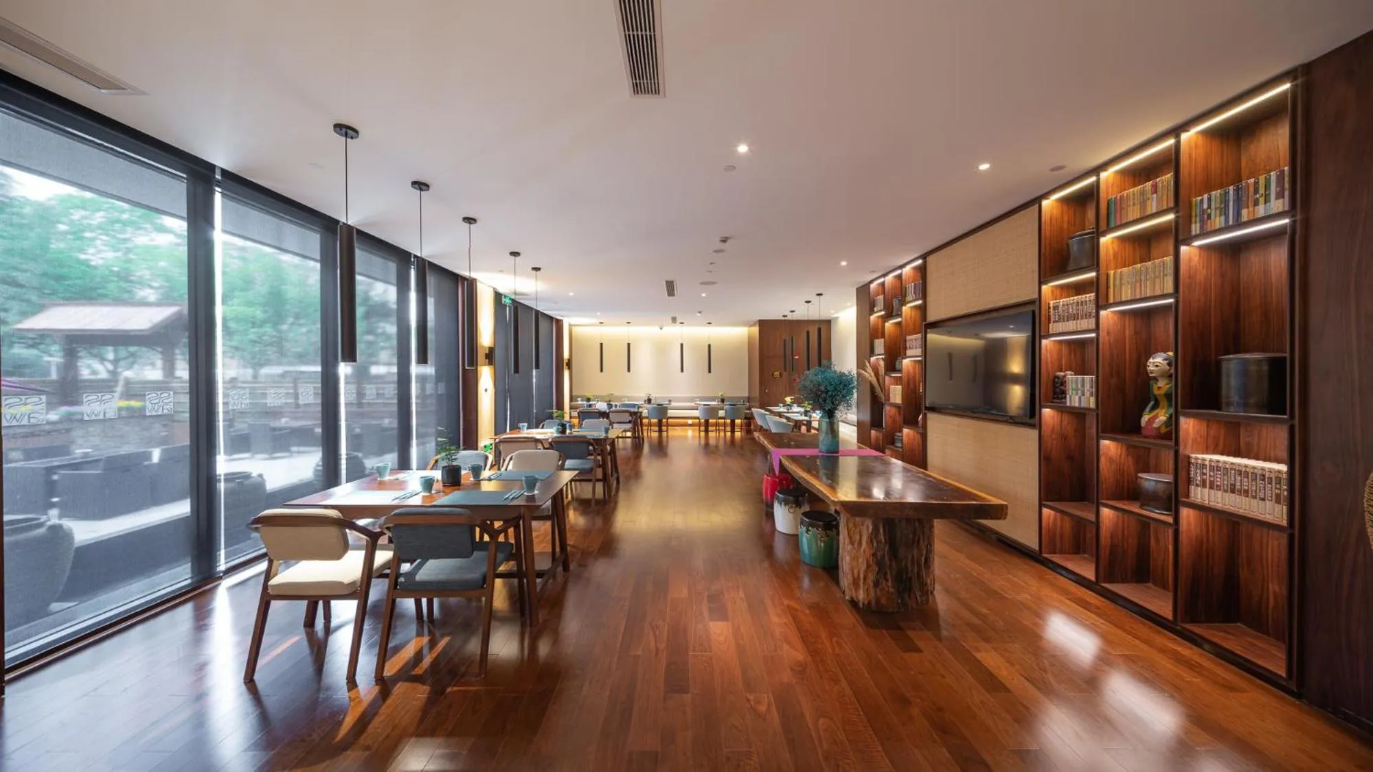 Restaurant/places to eat in SSAW Boutique Shanghai South Xuhui RiYueGuang