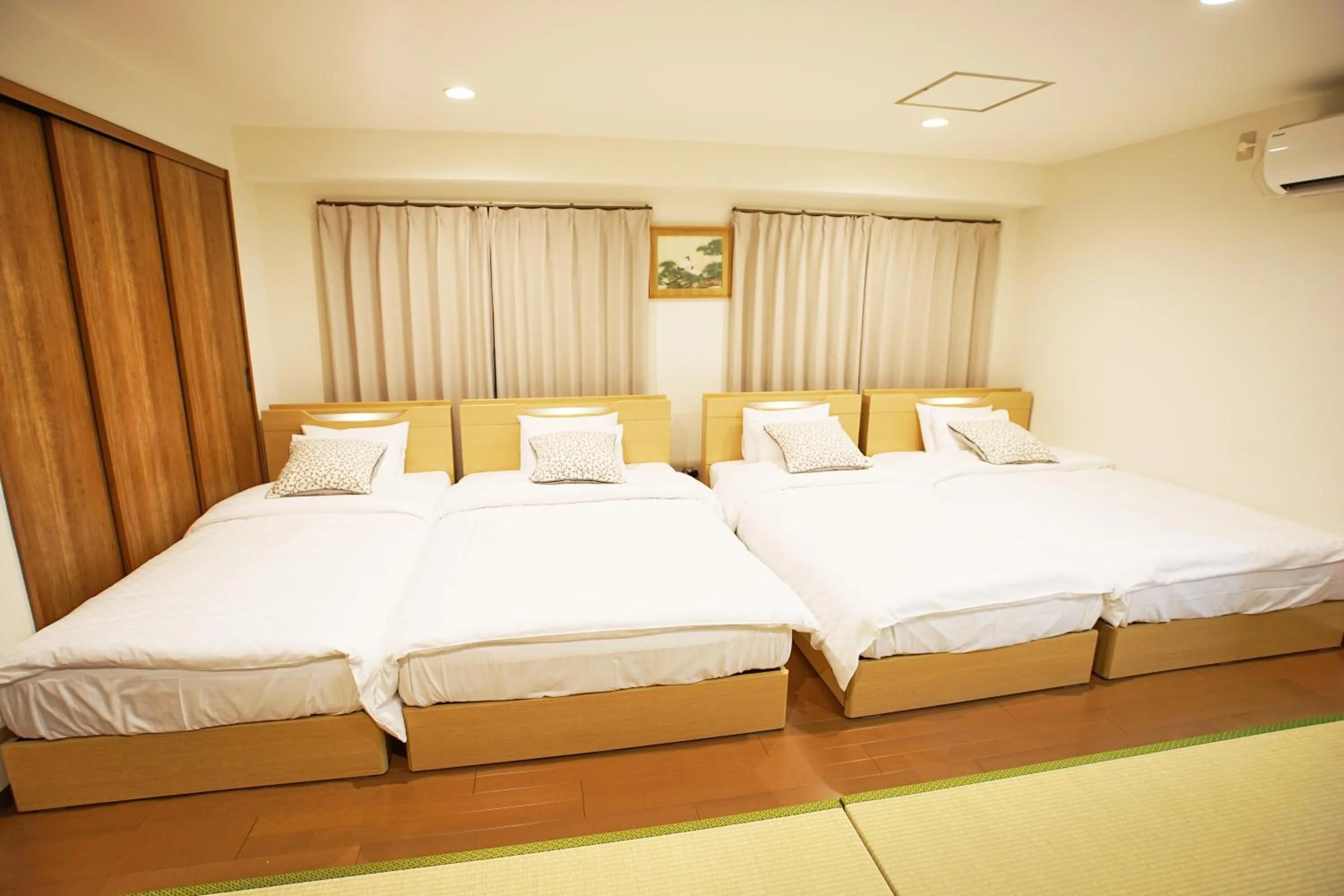 Photo of the whole room, Bed in Sarangbang