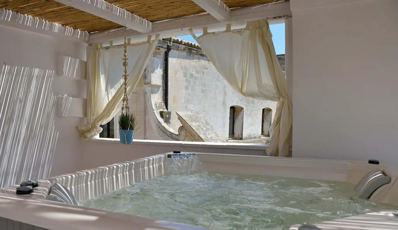 Swimming pool in Palazzo Kapece