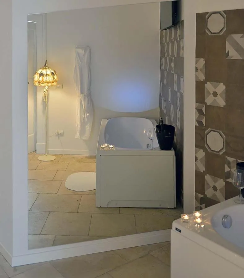 Hot Tub in Palazzo Kapece