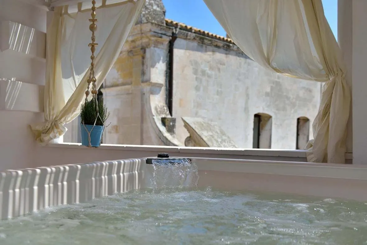 Swimming pool in Palazzo Kapece