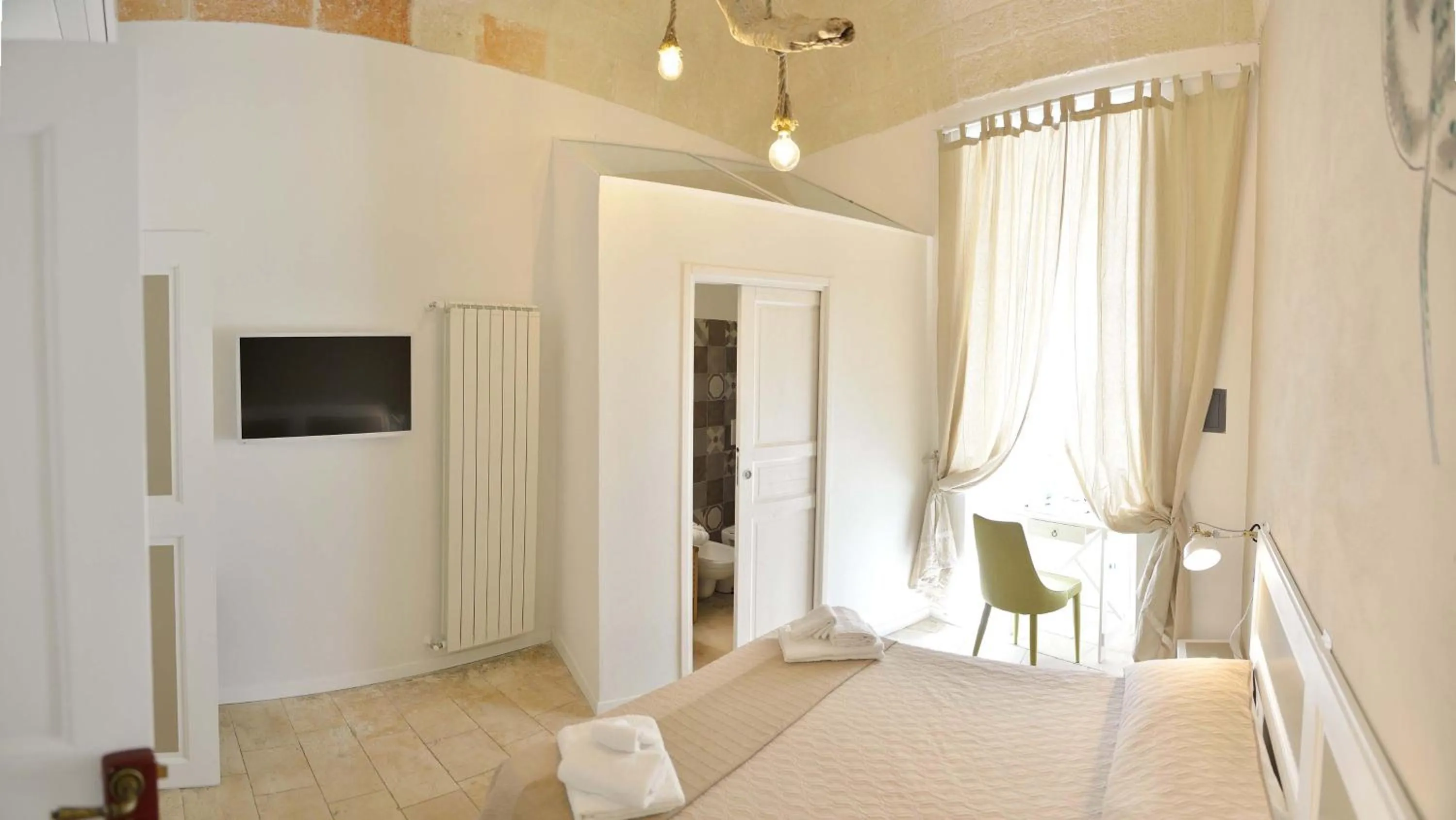 Bedroom, Bed in Palazzo Kapece