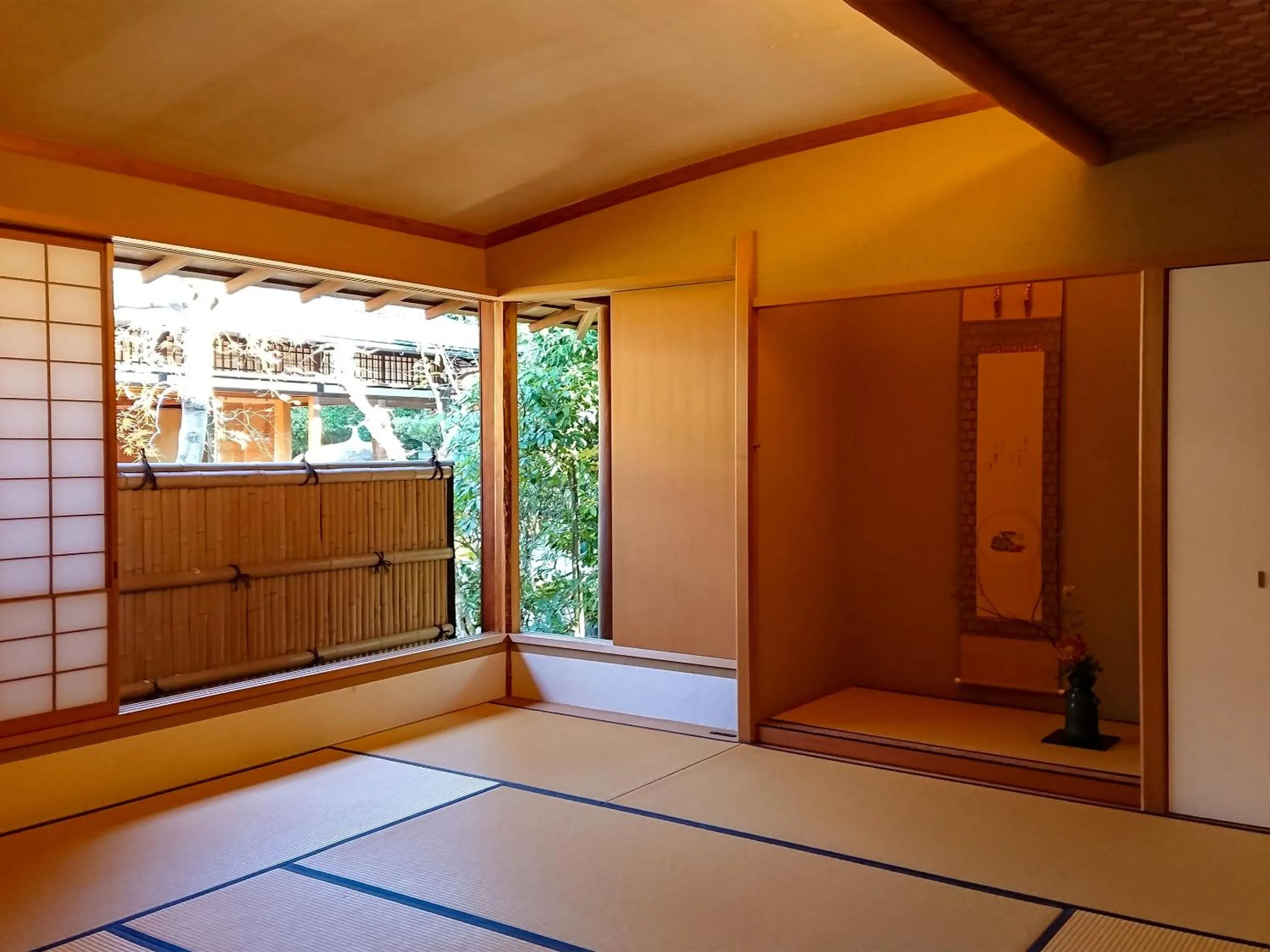 Photo of the whole room in Ryokan Genhouin