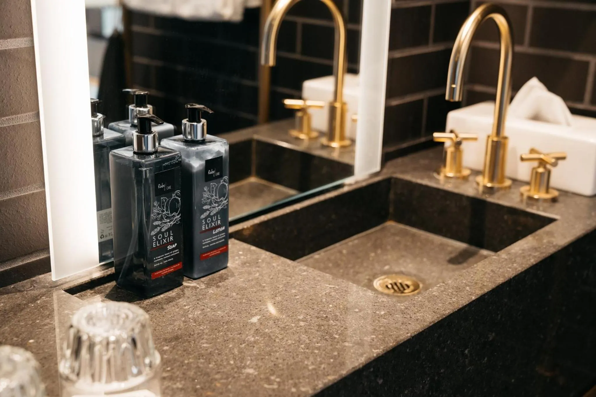 Bathroom in Ruby Emma Hotel Amsterdam