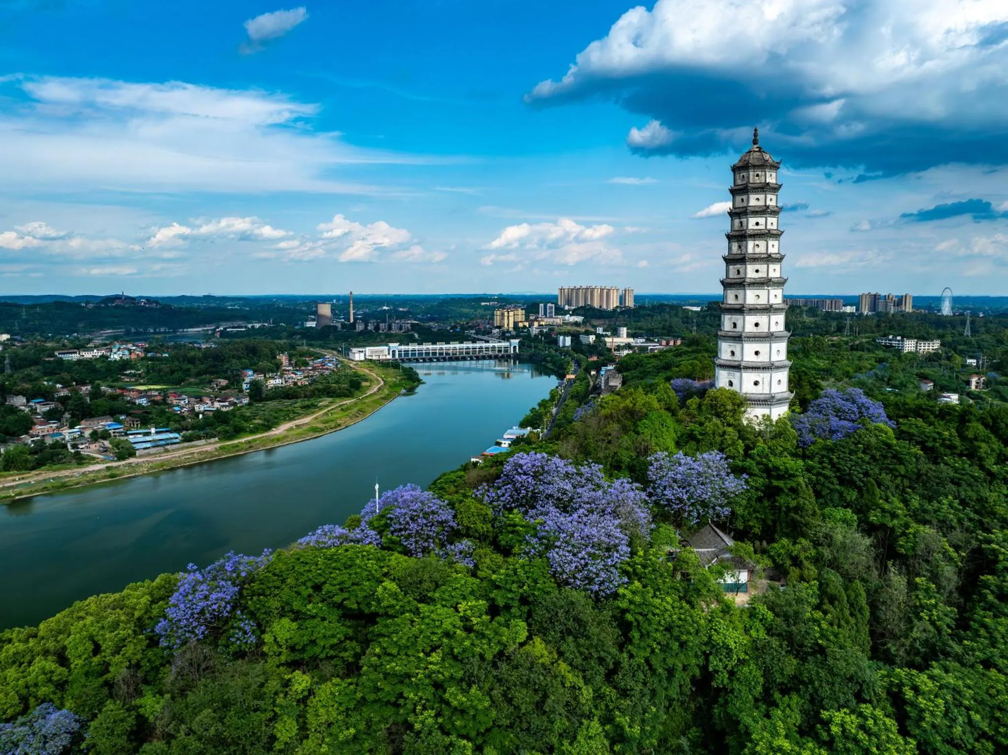 Nearby landmark in Holiday Inn Neijiang Riverside by IHG