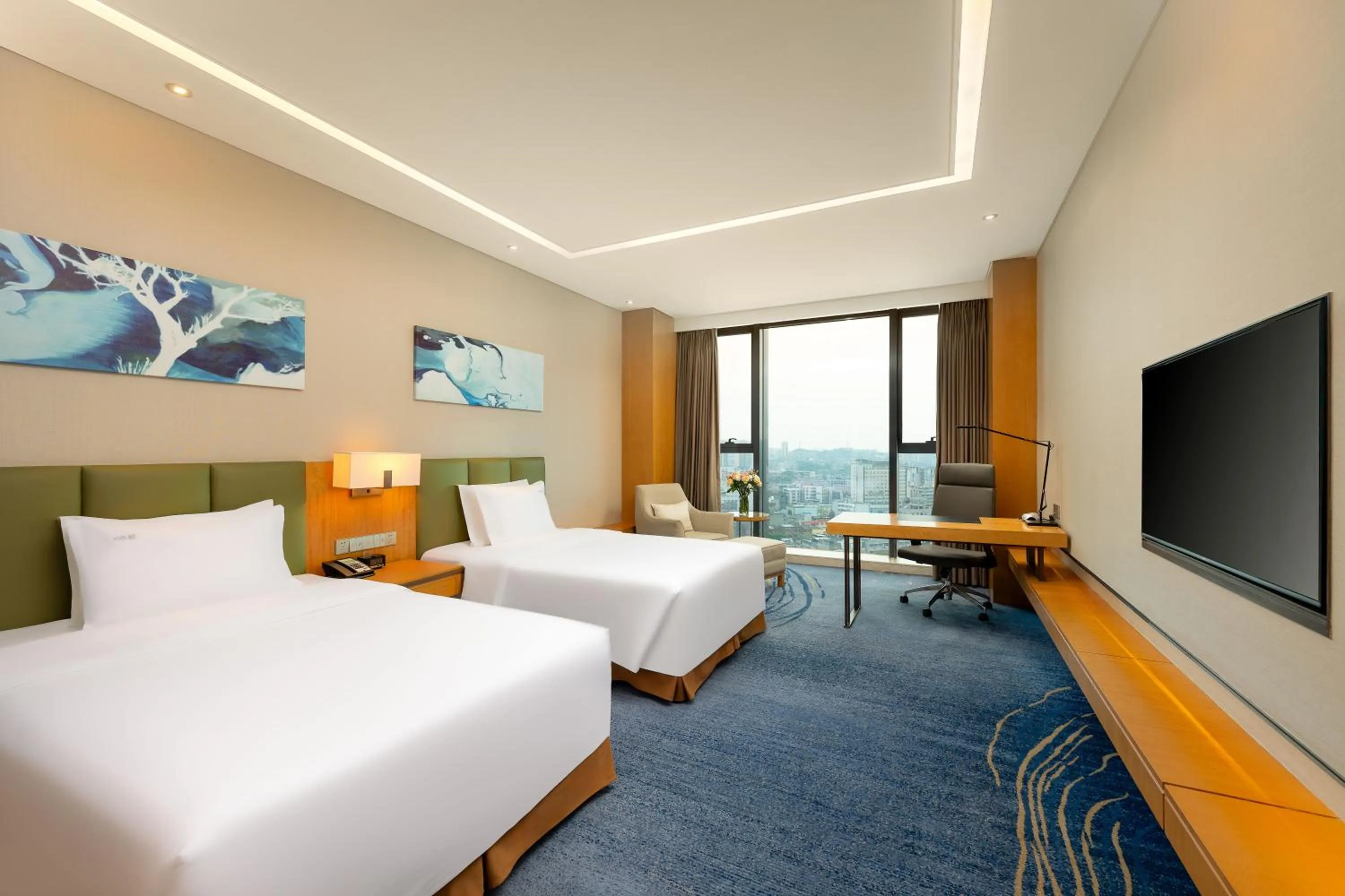 Photo of the whole room, Bed in Holiday Inn Neijiang Riverside by IHG